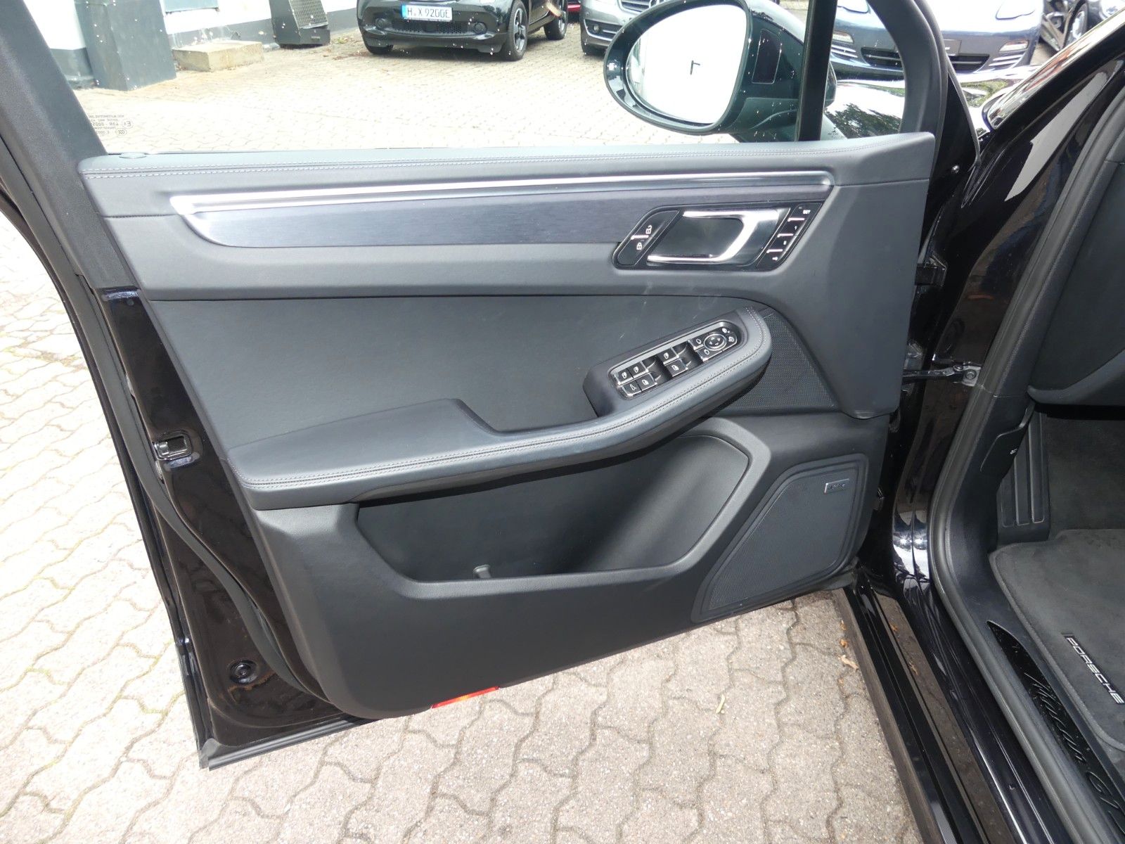 Porsche Macan GTS - Samsaru's Car Outlet