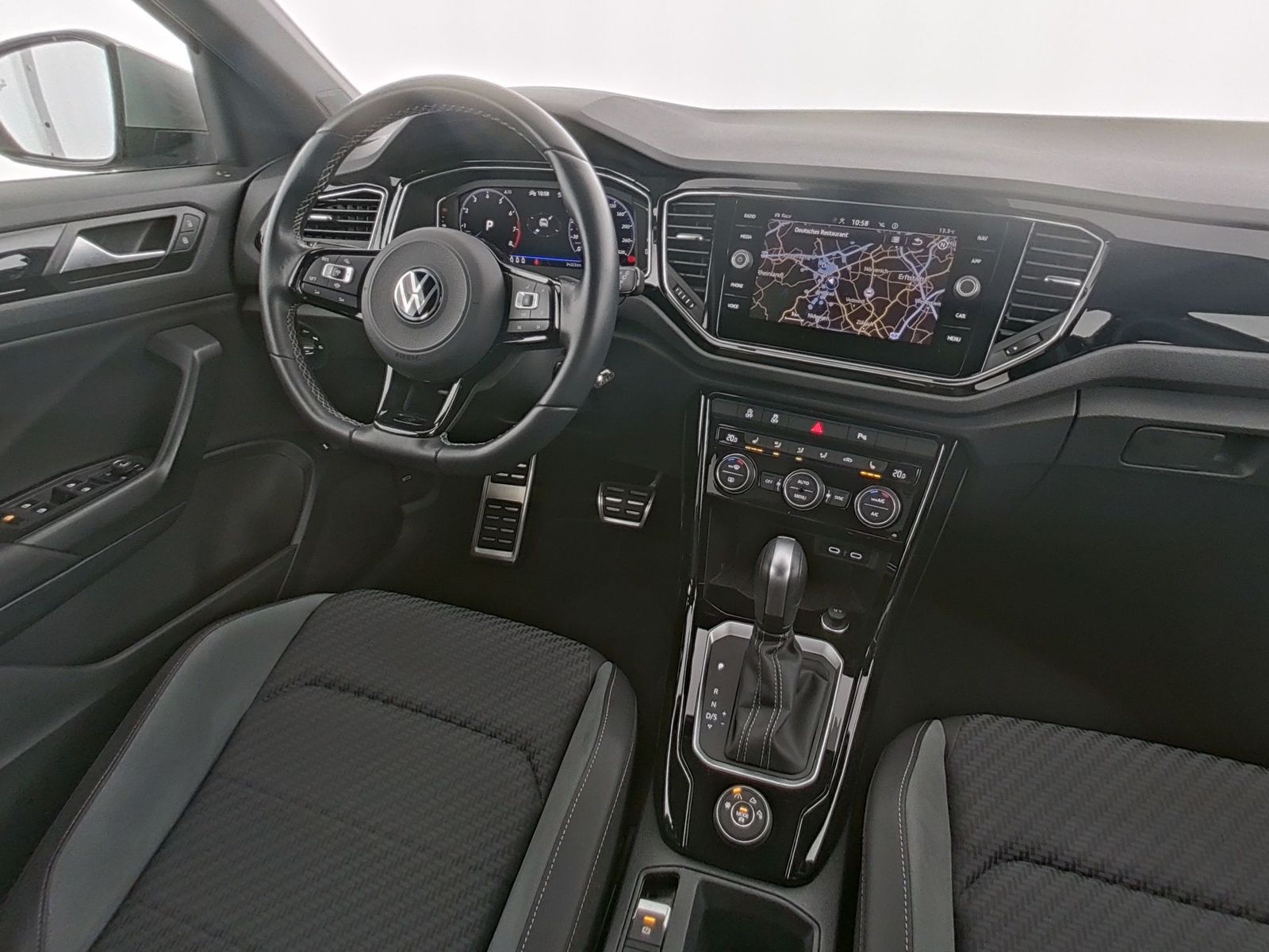 Volkswagen T-Roc R - Samsaru's Car Outlet
