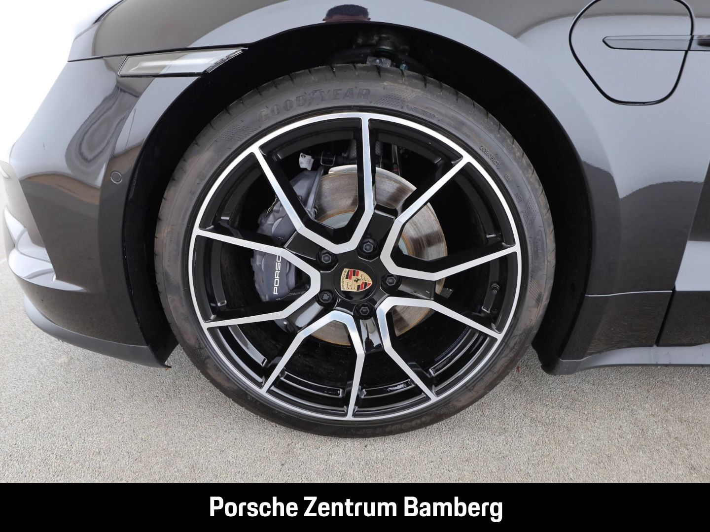 Porsche Taycan Sport Turismo/ Chrono/ BOSE/ Sitzbelüftun