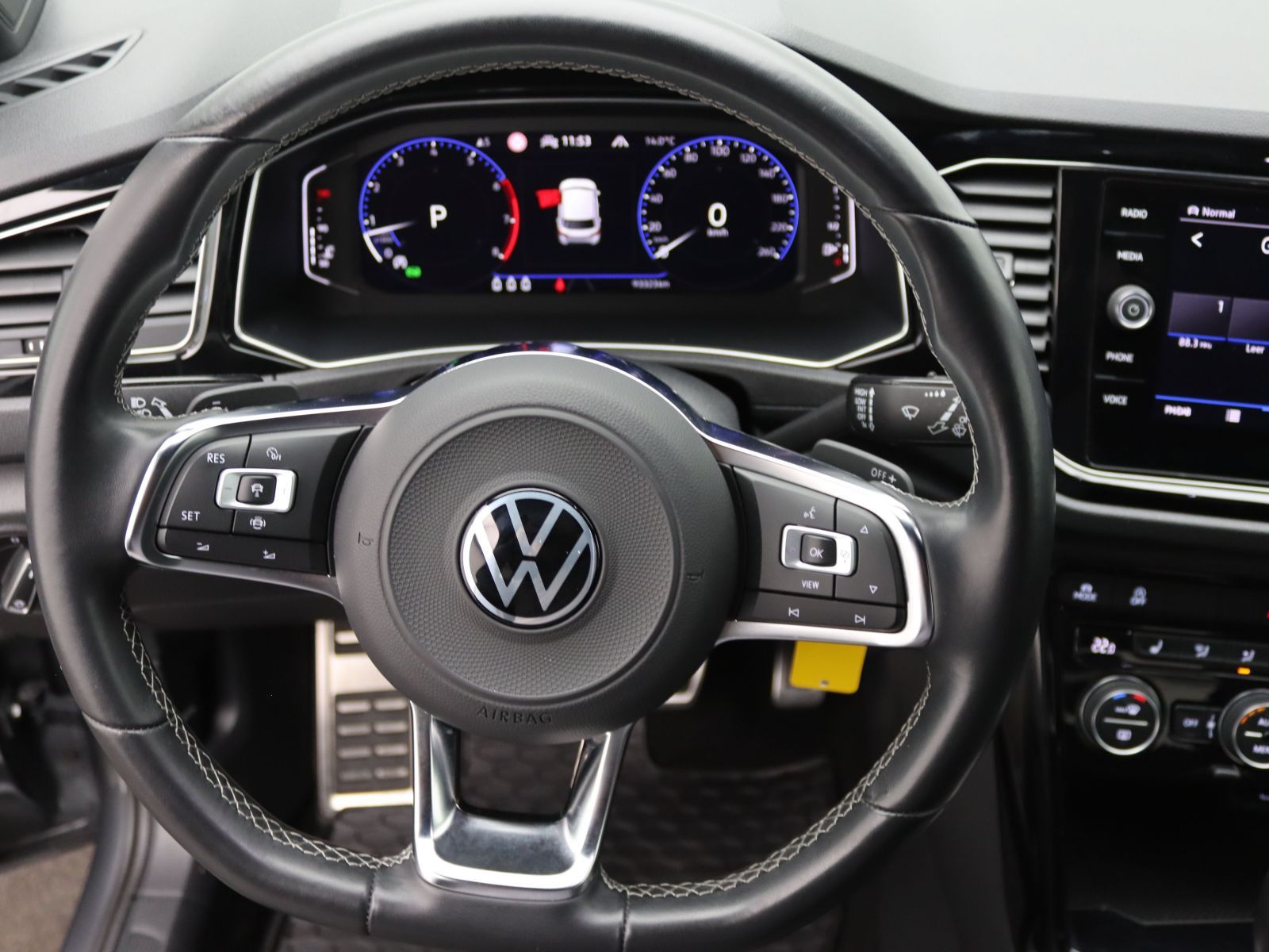 Volkswagen T-Roc 1.5 TSI DSG - Samsaru's Car Outlet