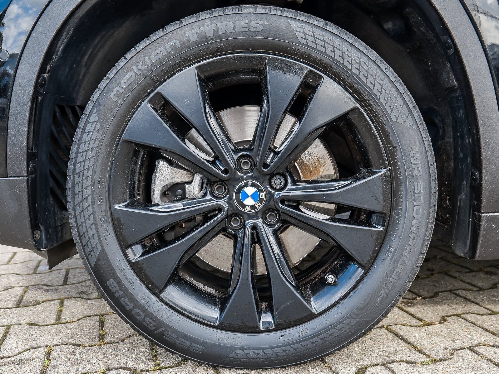 BMW X1 xDrive20i Sport Line - Samsaru's Car Outlet