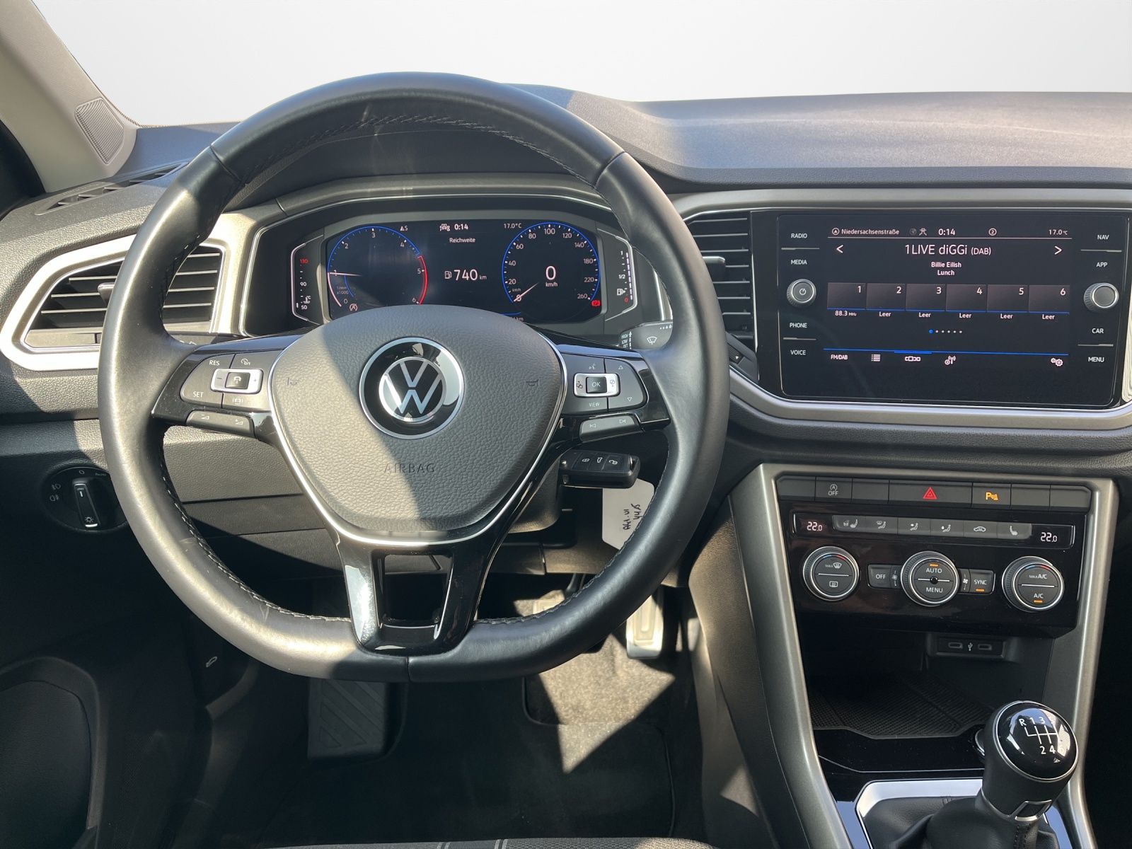 Volkswagen T-Roc 2.0 TDI Style - Samsaru's Car Outlet