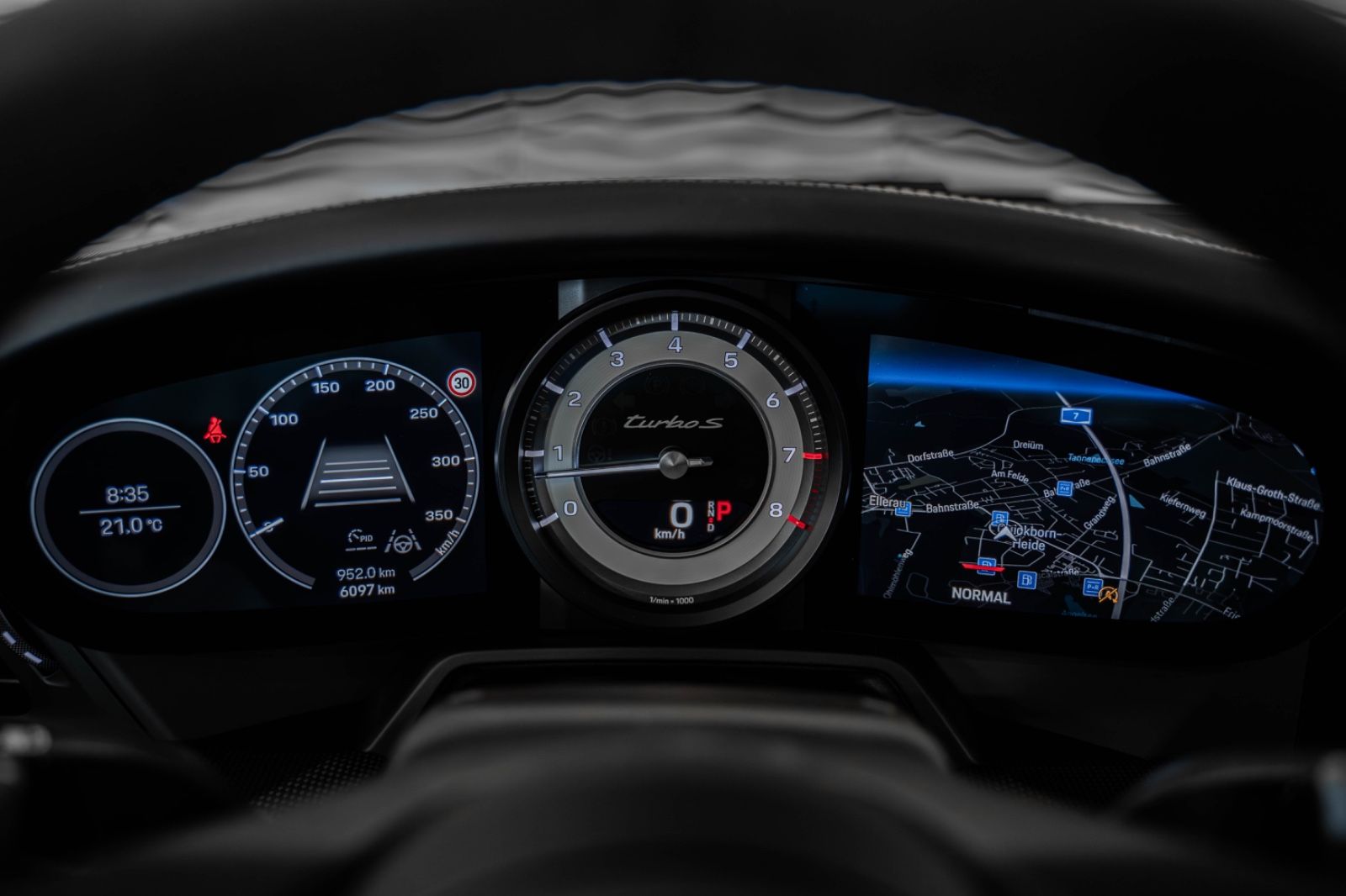 Porsche 911 Turbo S - Samsaru's Car Outlet