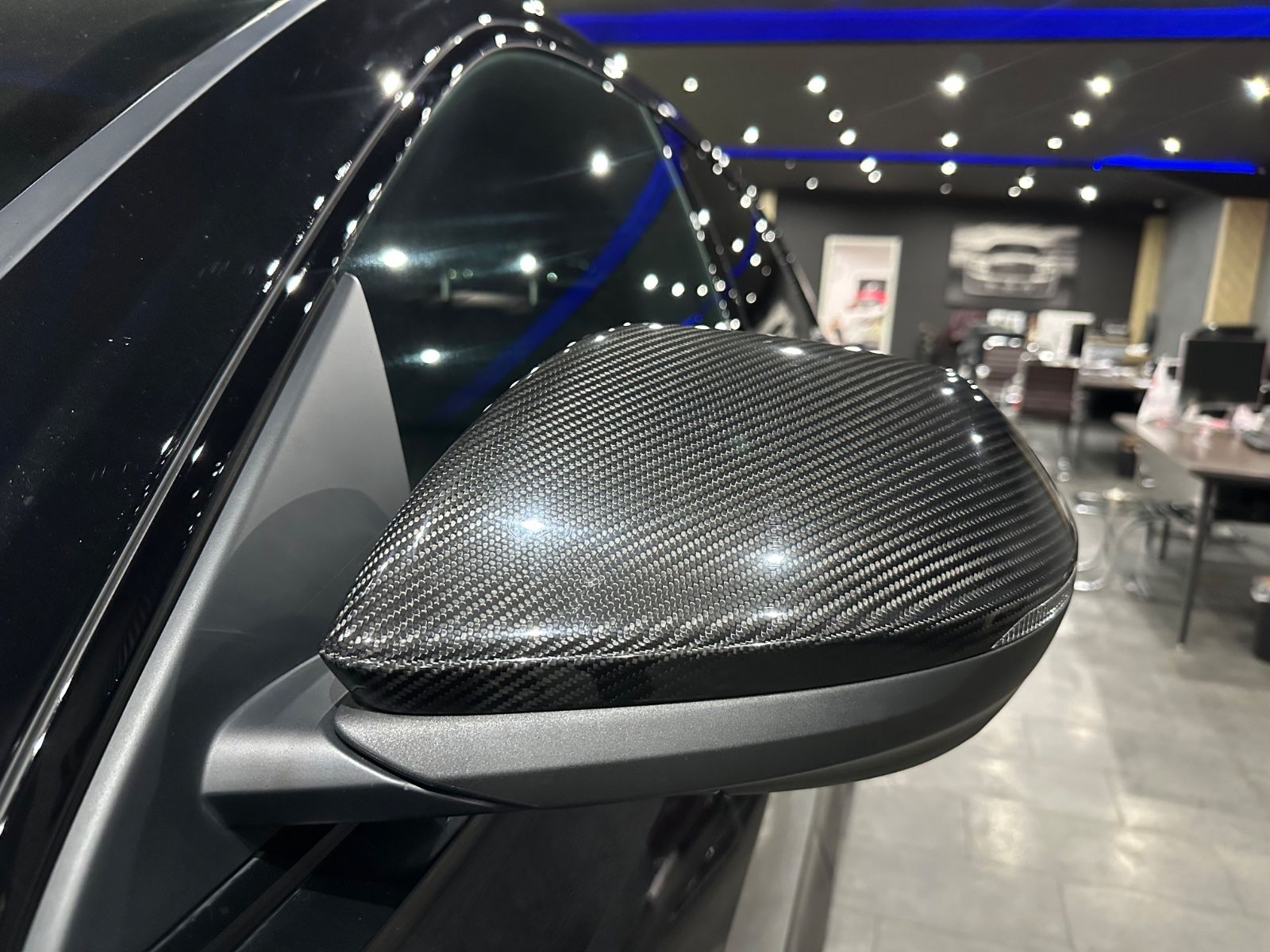 Audi Q8 quattro Competition S Line / Carbon/ Matrix