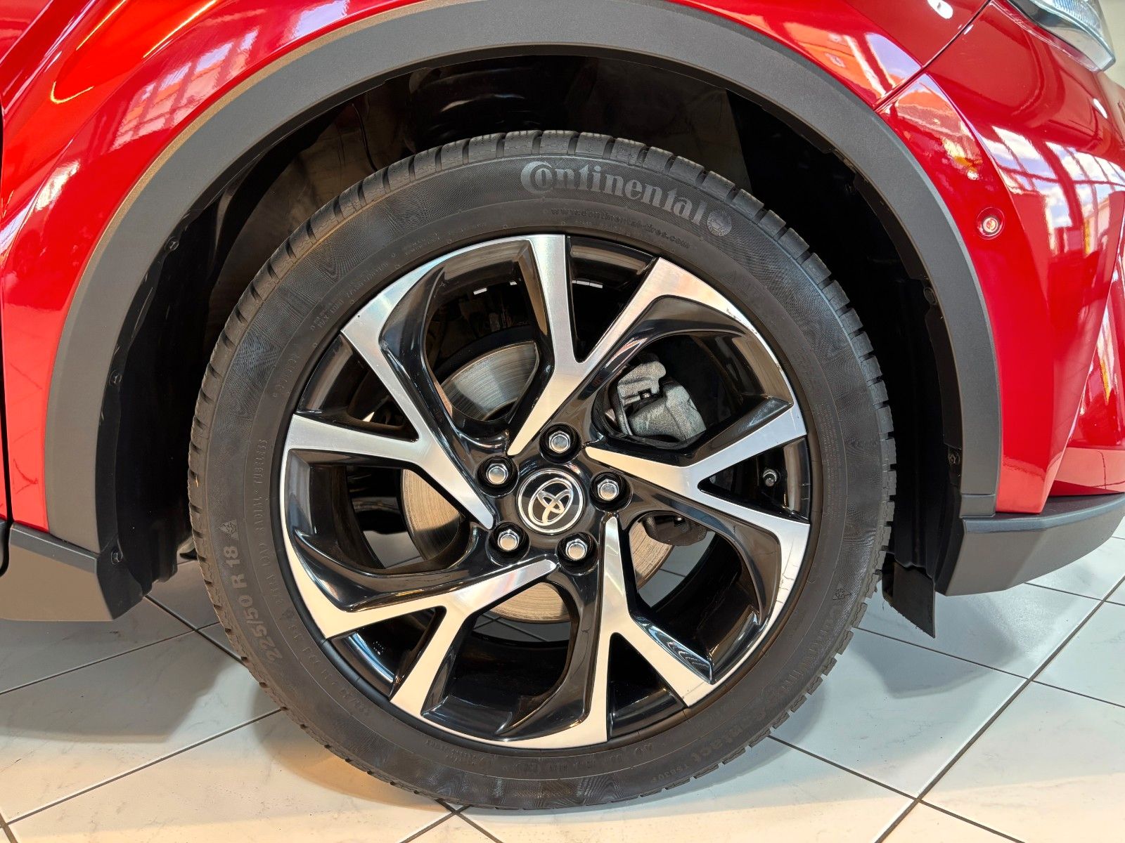 Toyota C-HR Hybrid Team D - Samsaru's Car Outlet