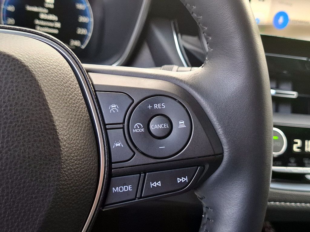 Toyota Corolla Touring Sports Hybrid SHZ NAVI ACC LED
