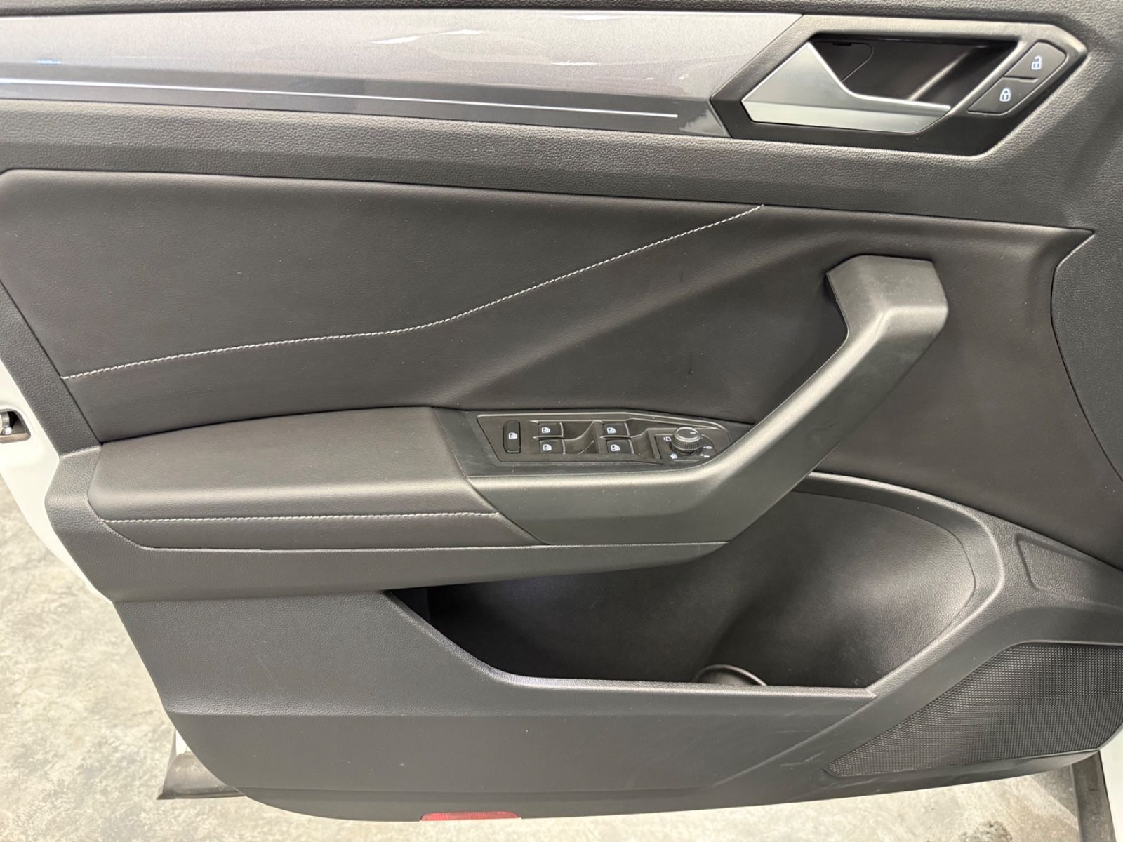 Volkswagen T-Roc 2.0 TDI DSG VirtuCock - Samsaru's Car Outlet