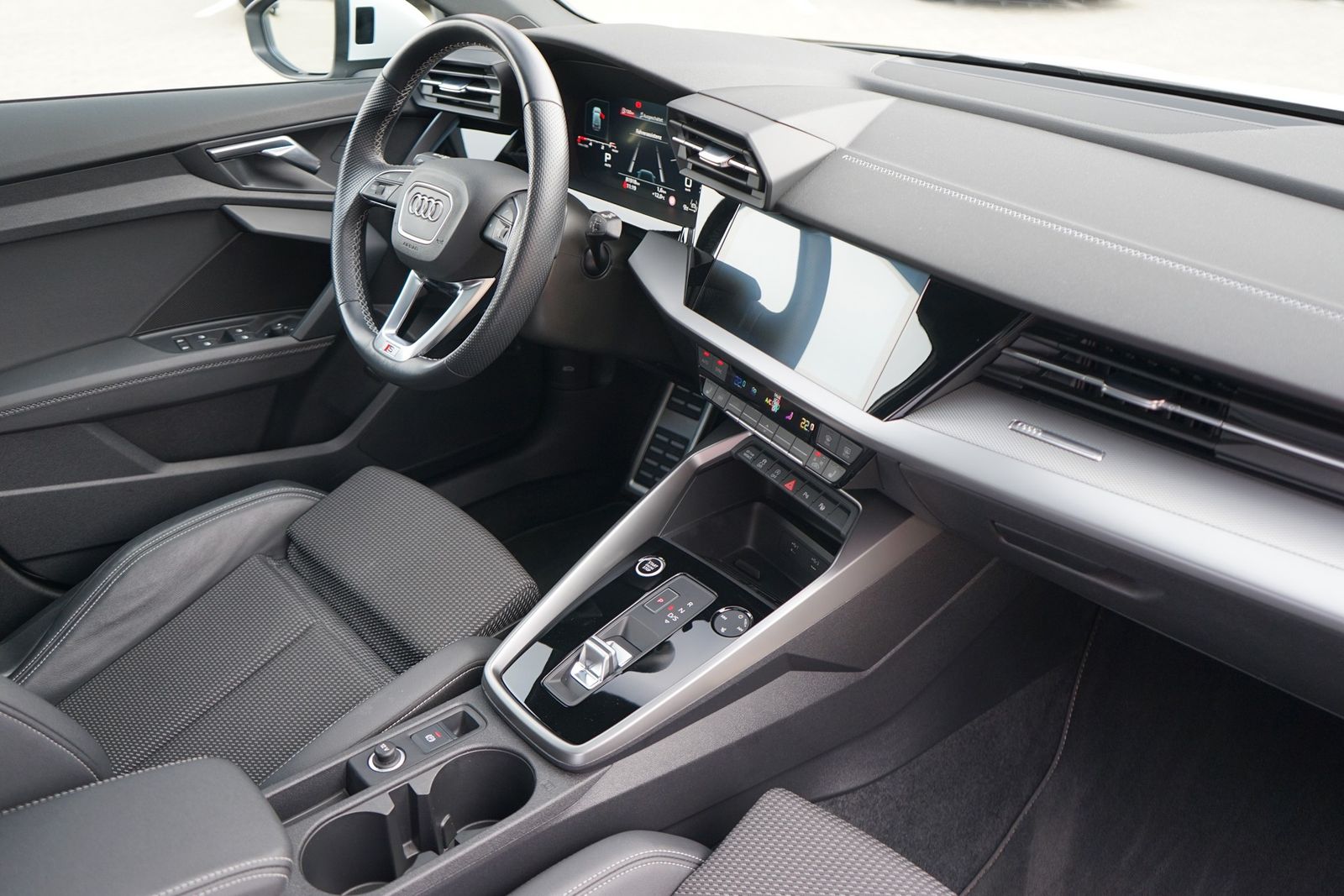 Audi A3 35 TDI Sportback S-Line S-Tronic LED Navi PDC