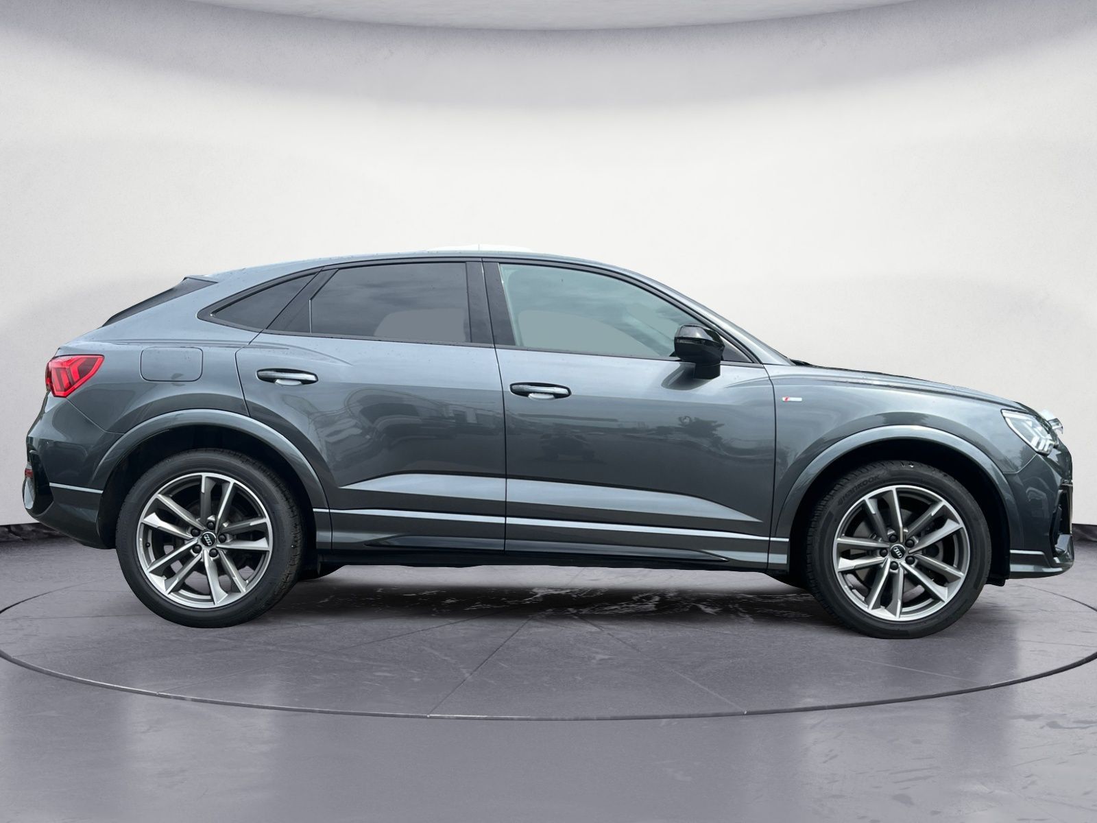 Audi Q3 40 TDI Sportback S line - Samsaru's Car Outlet