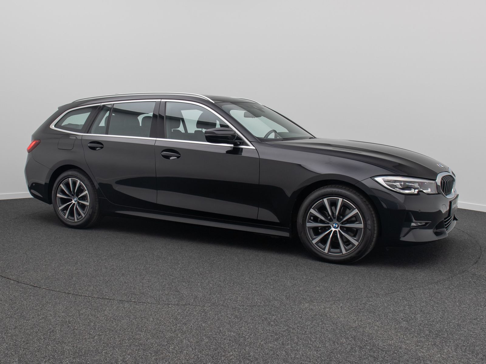 BMW 320d Sport Line - Samsaru's Car Outlet