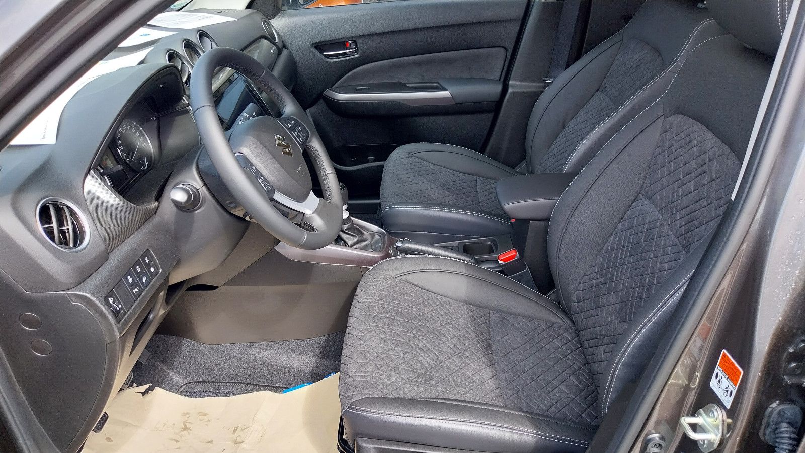 Suzuki Vitara 1.4 Hybrid Comfort+ Allgrip - Samsaru's Car Outlet
