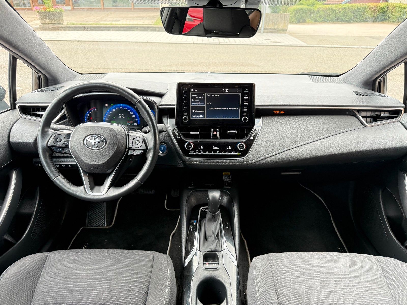 Toyota Corolla Touring Sports Hybrid Team D