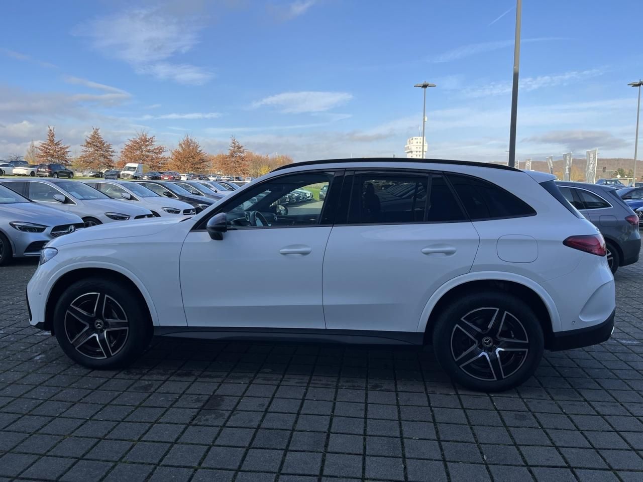 Mercedes-Benz GLC 300 de 4MATIC mit EQ Hybrid Technologie KAM