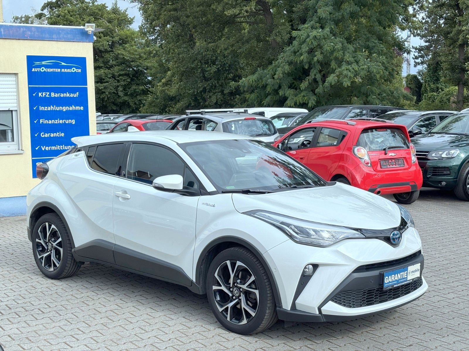 Toyota C-HR Hybrid - Samsaru's Car Outlet