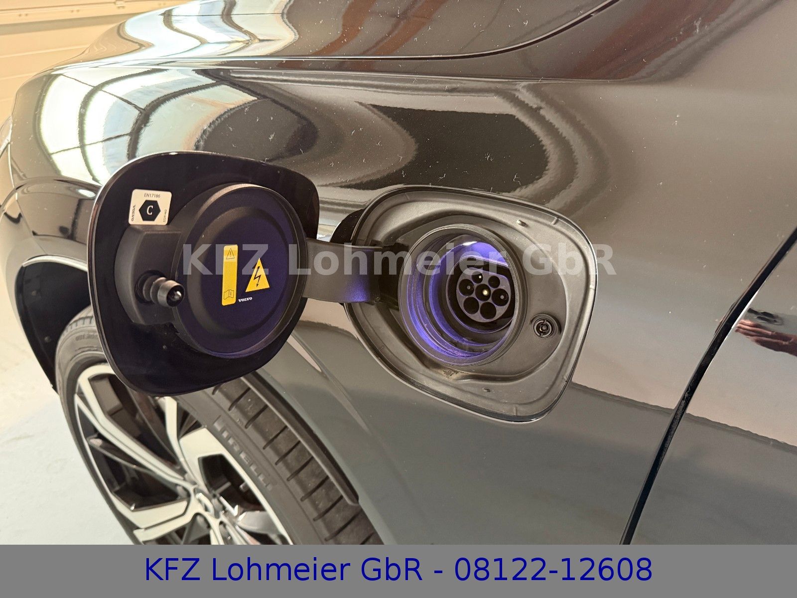 Volvo XC60 R Design Recharge Plug-In Hybrid AWD *Voll*