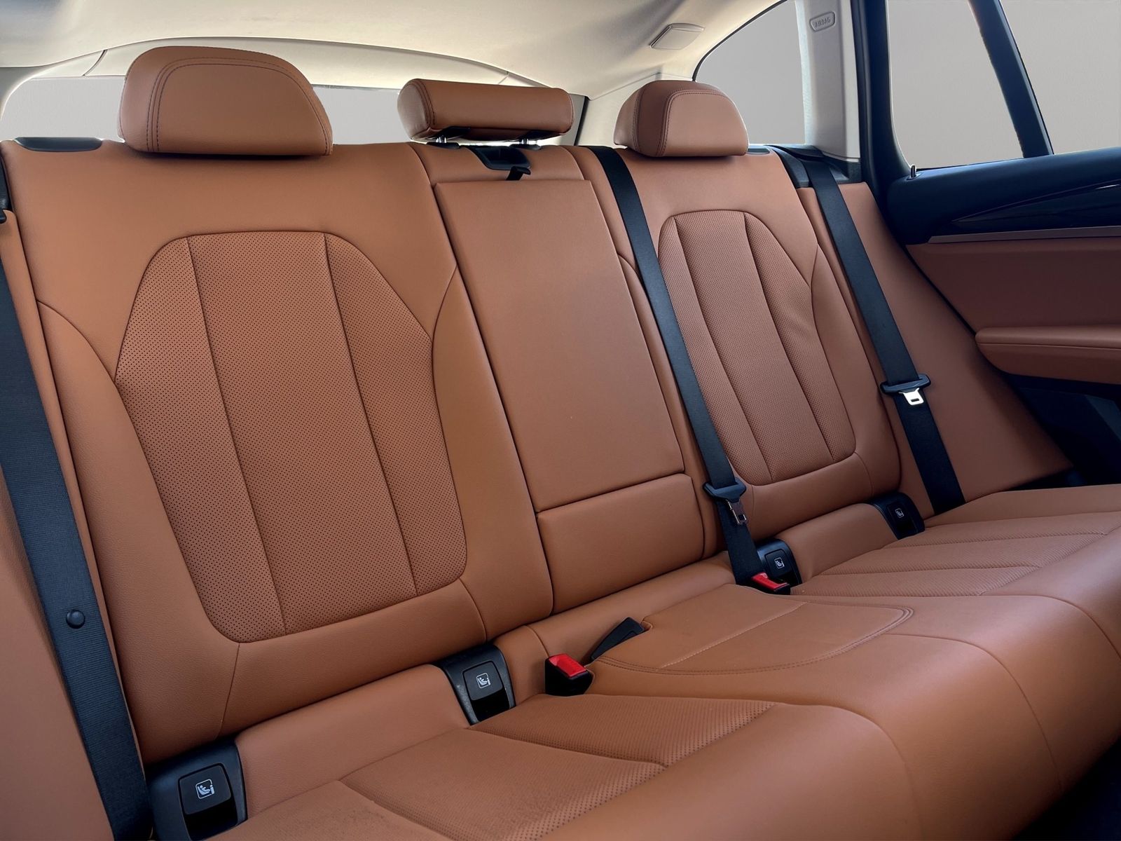 BMW X3 xDrive20i - Samsaru's Car Outlet