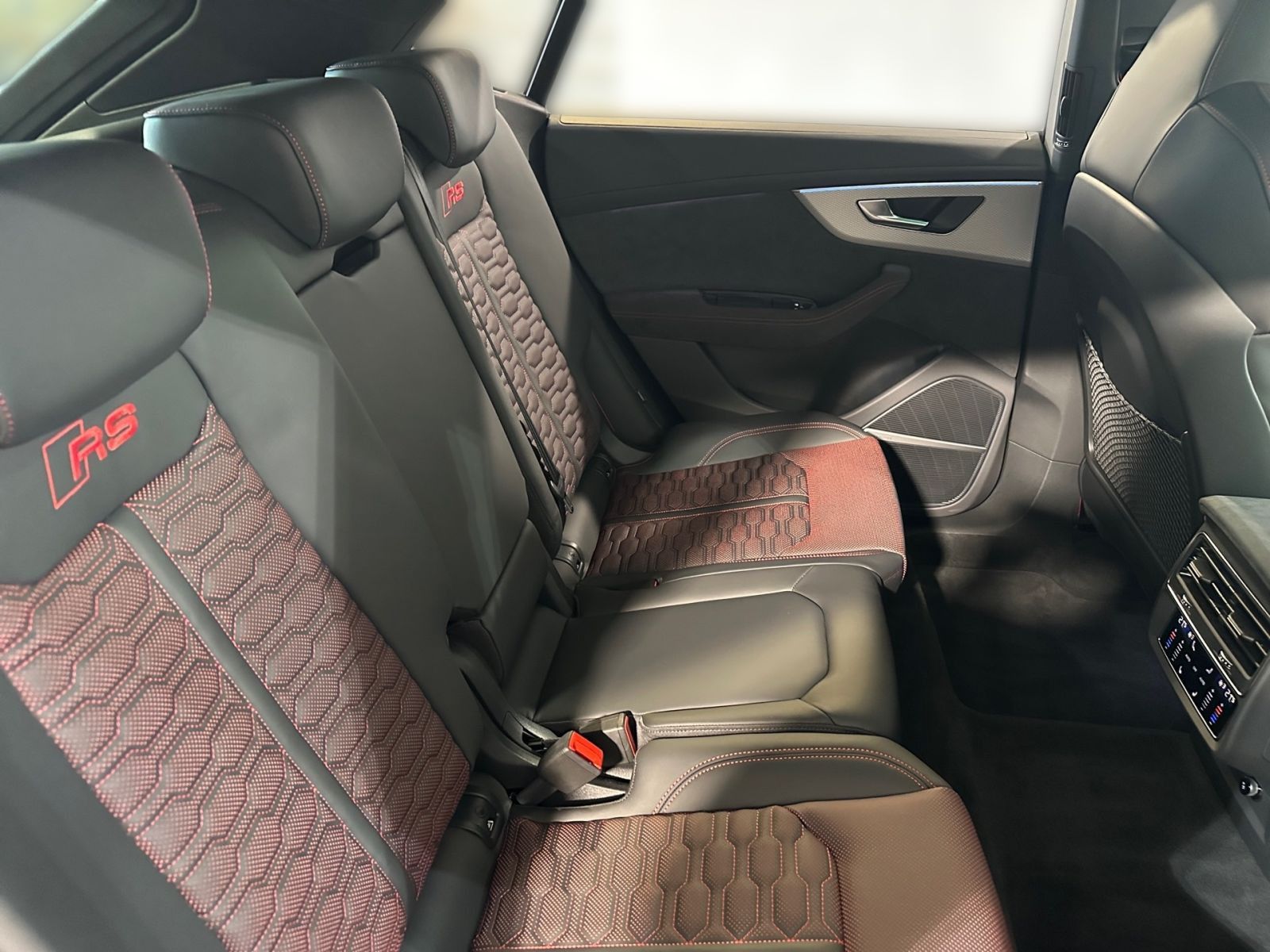 Audi RSQ8 PERFORMANCE 280 KM/H+SAGA+KERAMIK+WABEN+AHK