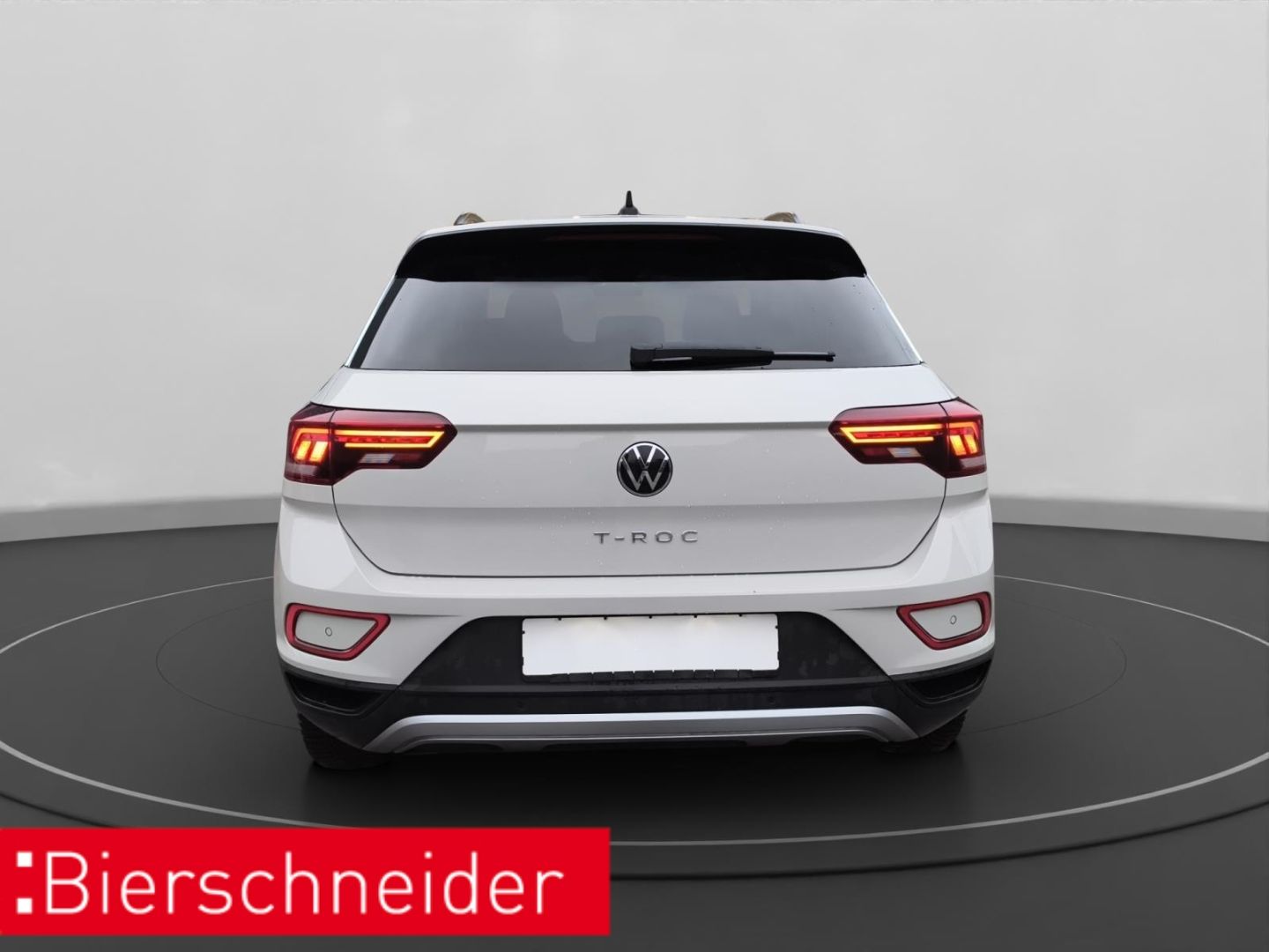 Volkswagen T-Roc 1.5 TSI DSG Life - Samsaru's Car Outlet