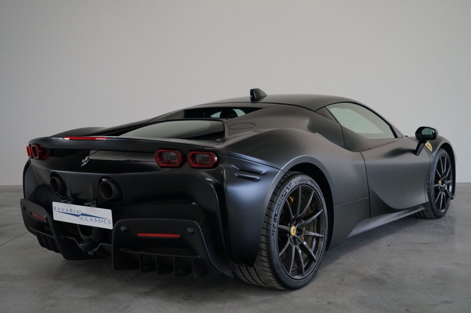Ferrari SF90 - Samsaru's Car Outlet