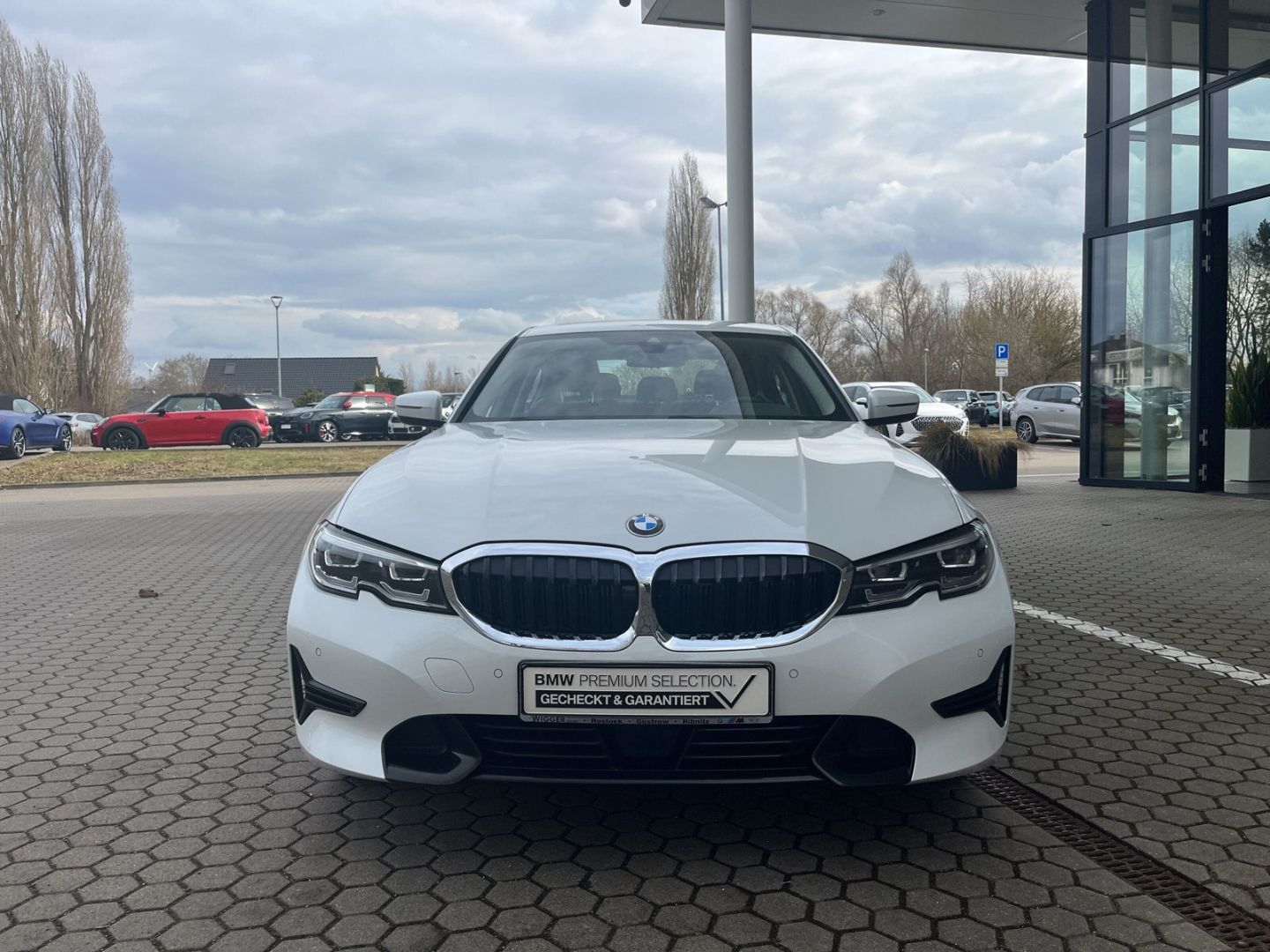 BMW 320 d Sport Line xDrive Limousine/Panodach/Navi