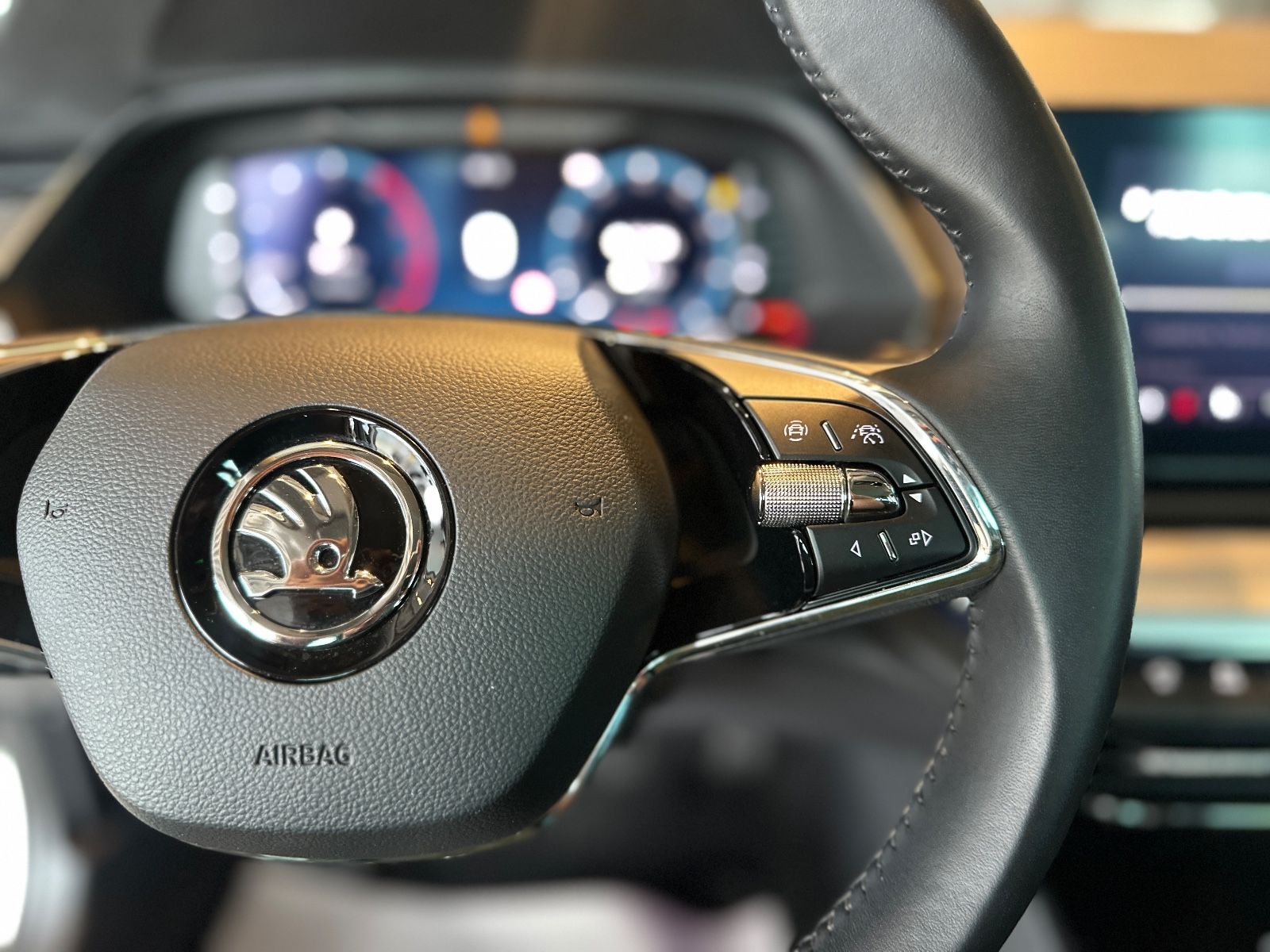 Skoda Octavia Combi - Samsaru's Car Outlet