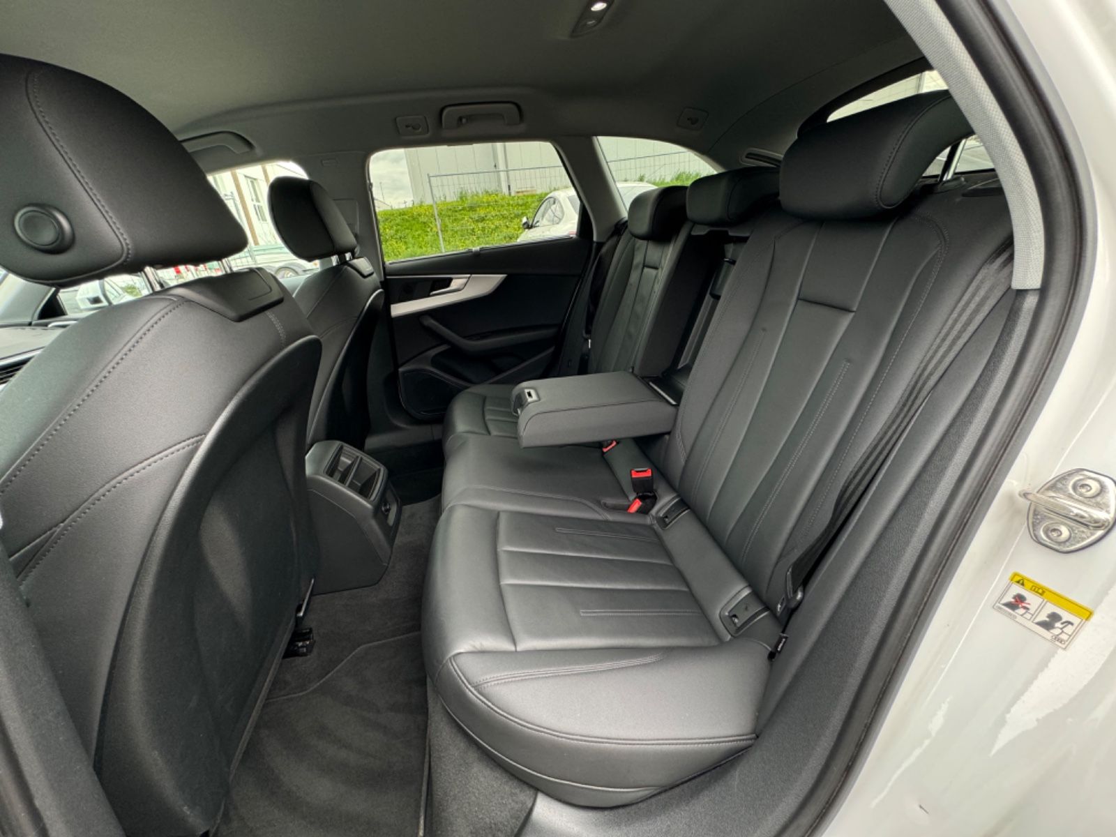 Audi A4 40 TFSI - Samsaru's Car Outlet