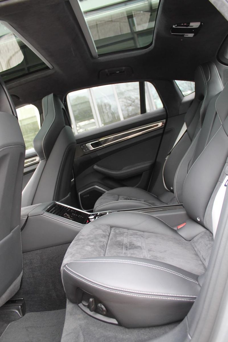 Porsche Panamera GTS HUD Panorama Softclose PDCC Inno...