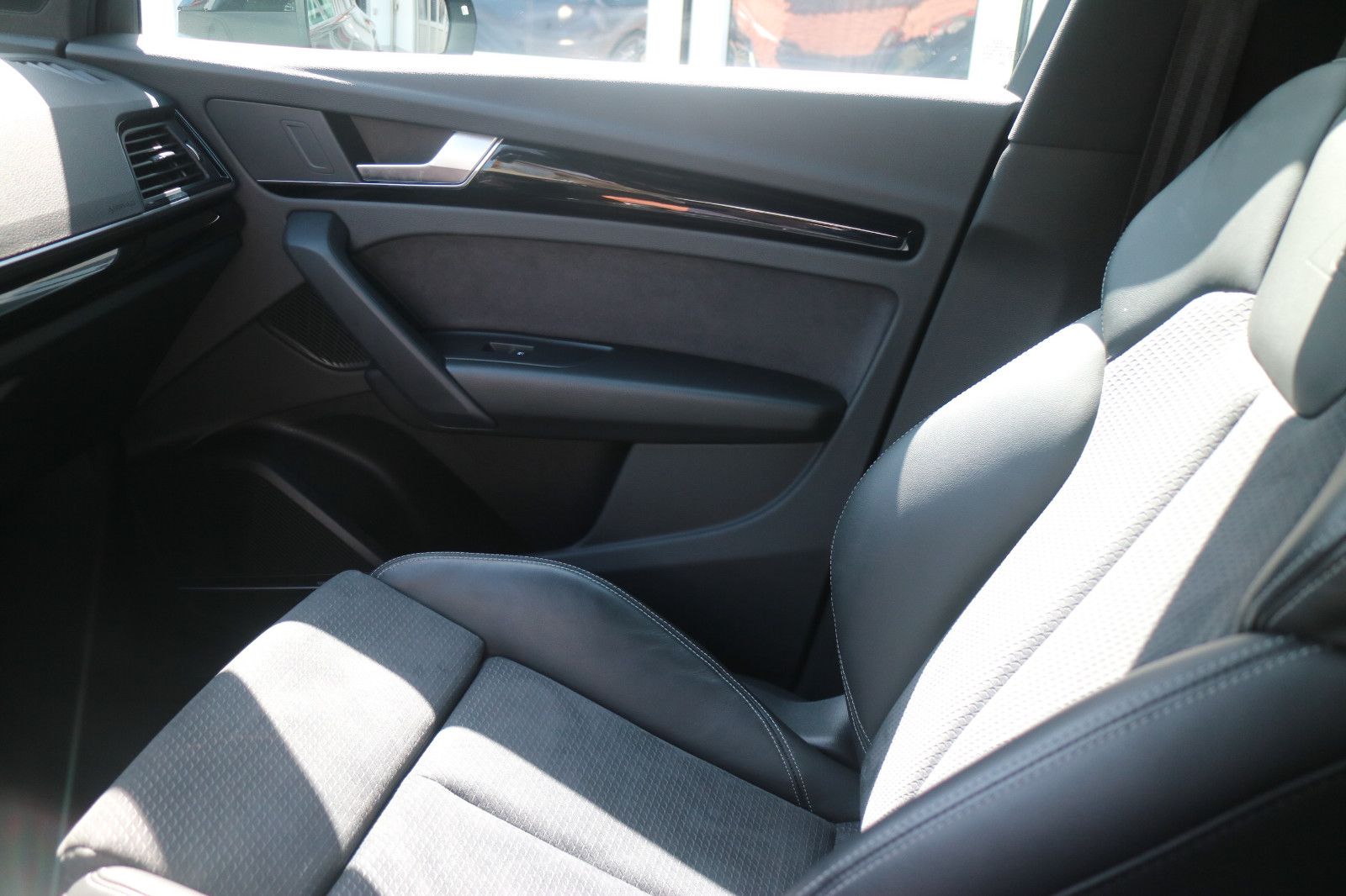 Audi Q5 Sportback 40 TDI quattro S line - Samsaru's Car Outlet