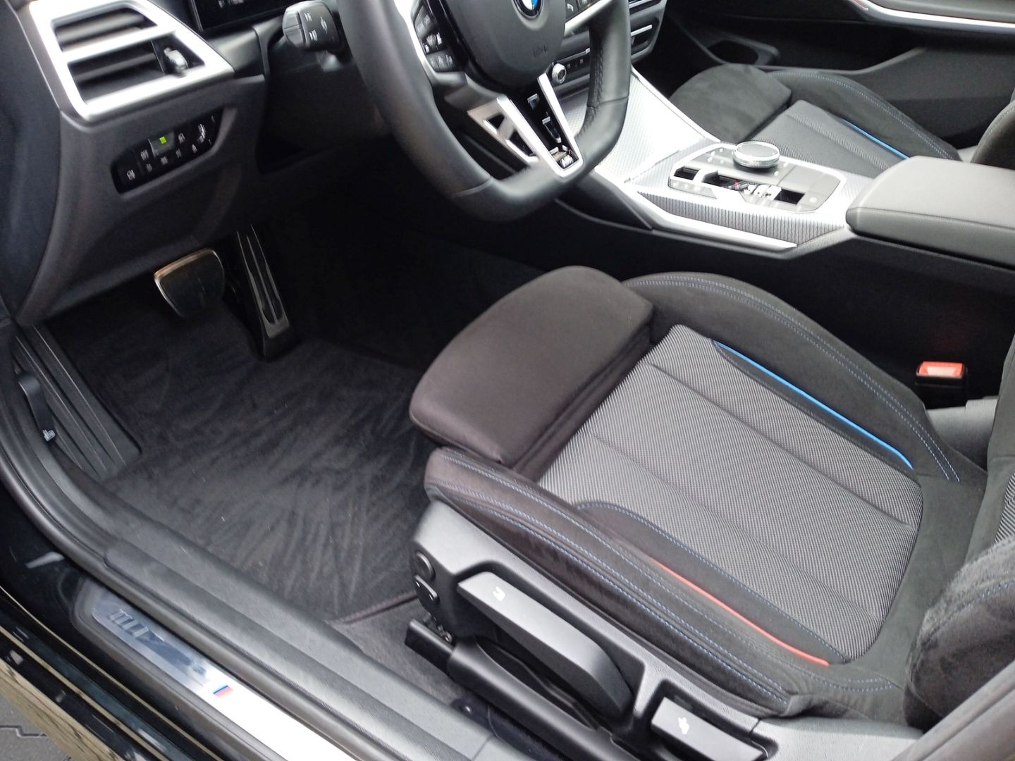 BMW 320 d xDrive Tour. MSport*DAB*LED*HiFi*Park-Assi
