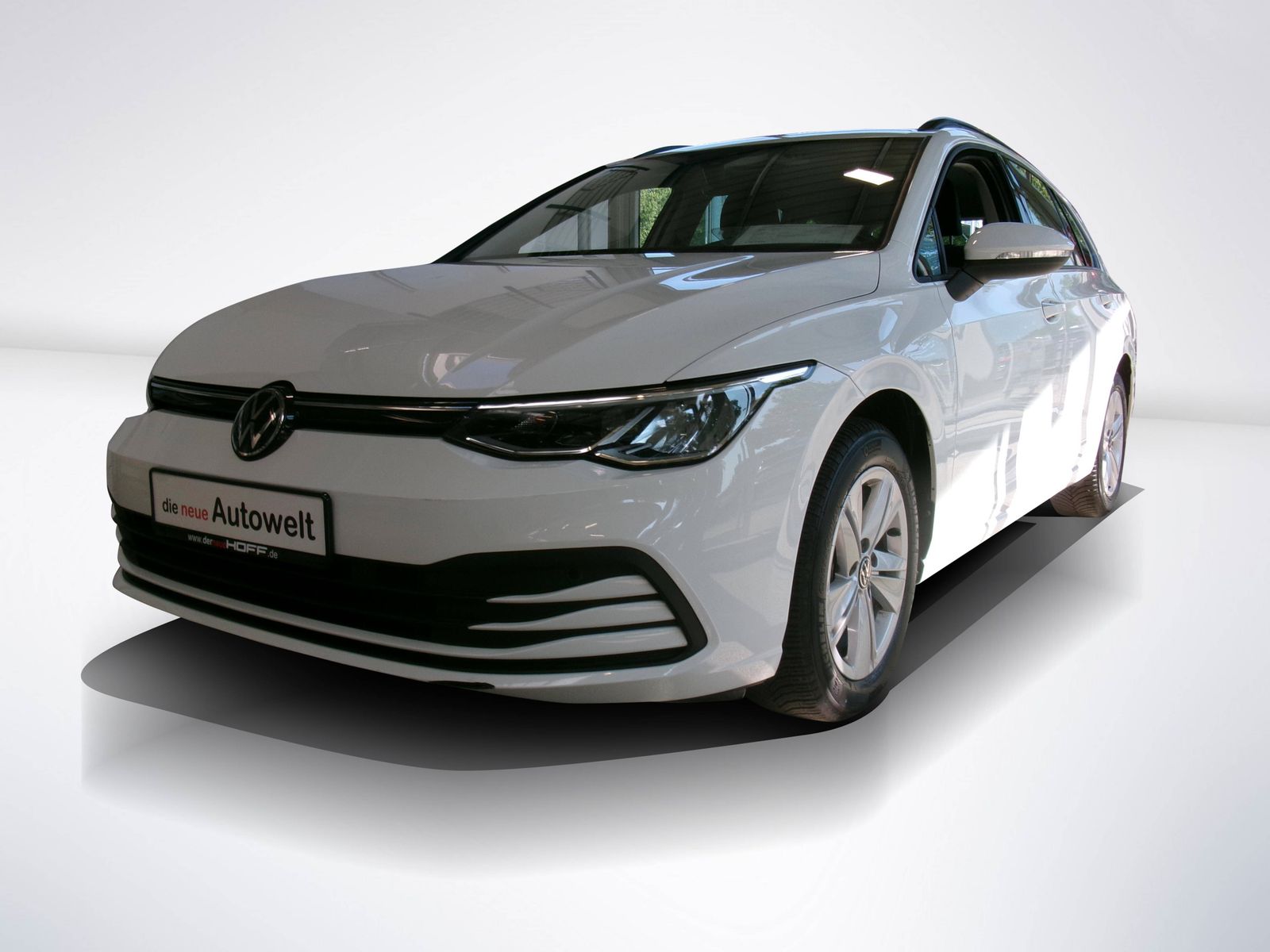 Volkswagen Golf Variant eTSI Life - Samsaru's Car Outlet