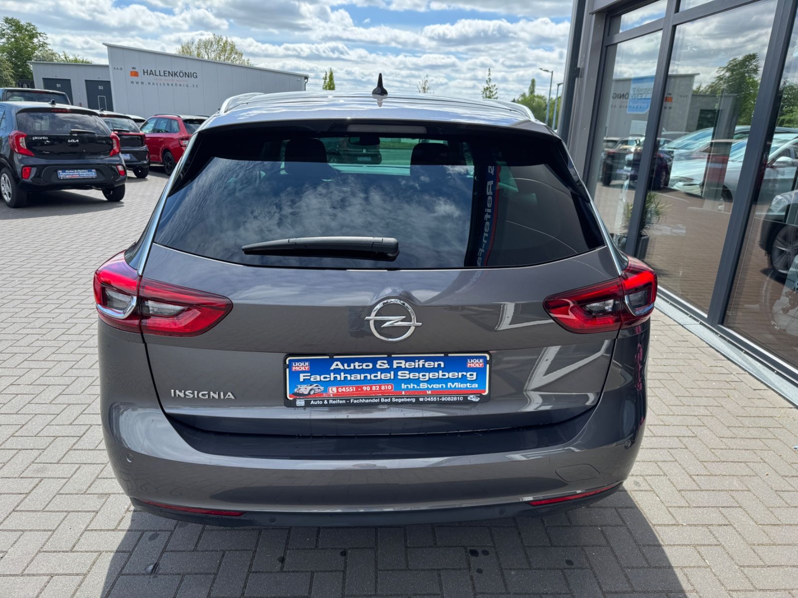 Opel Insignia B Sports Tourer Business - Samsaru's Car Outlet