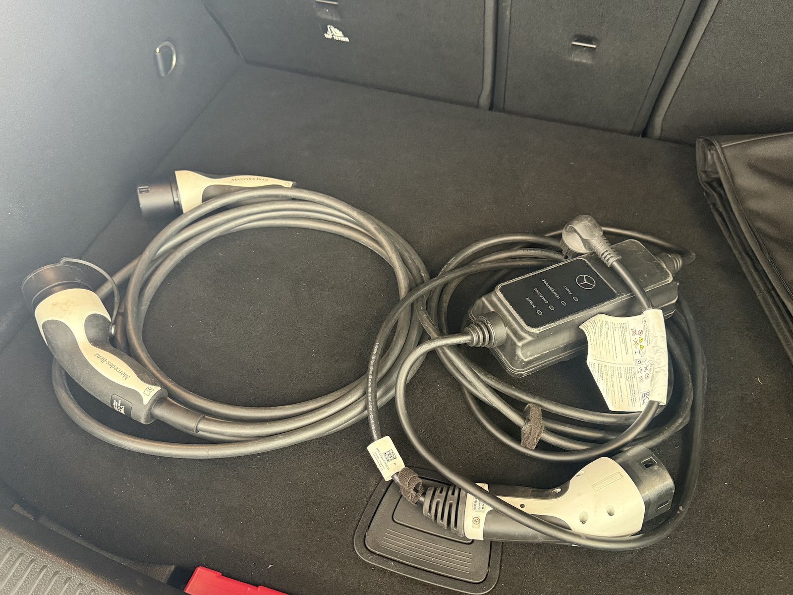 Mercedes-Benz A 250 e AMG-LINE - Samsaru's Car Outlet