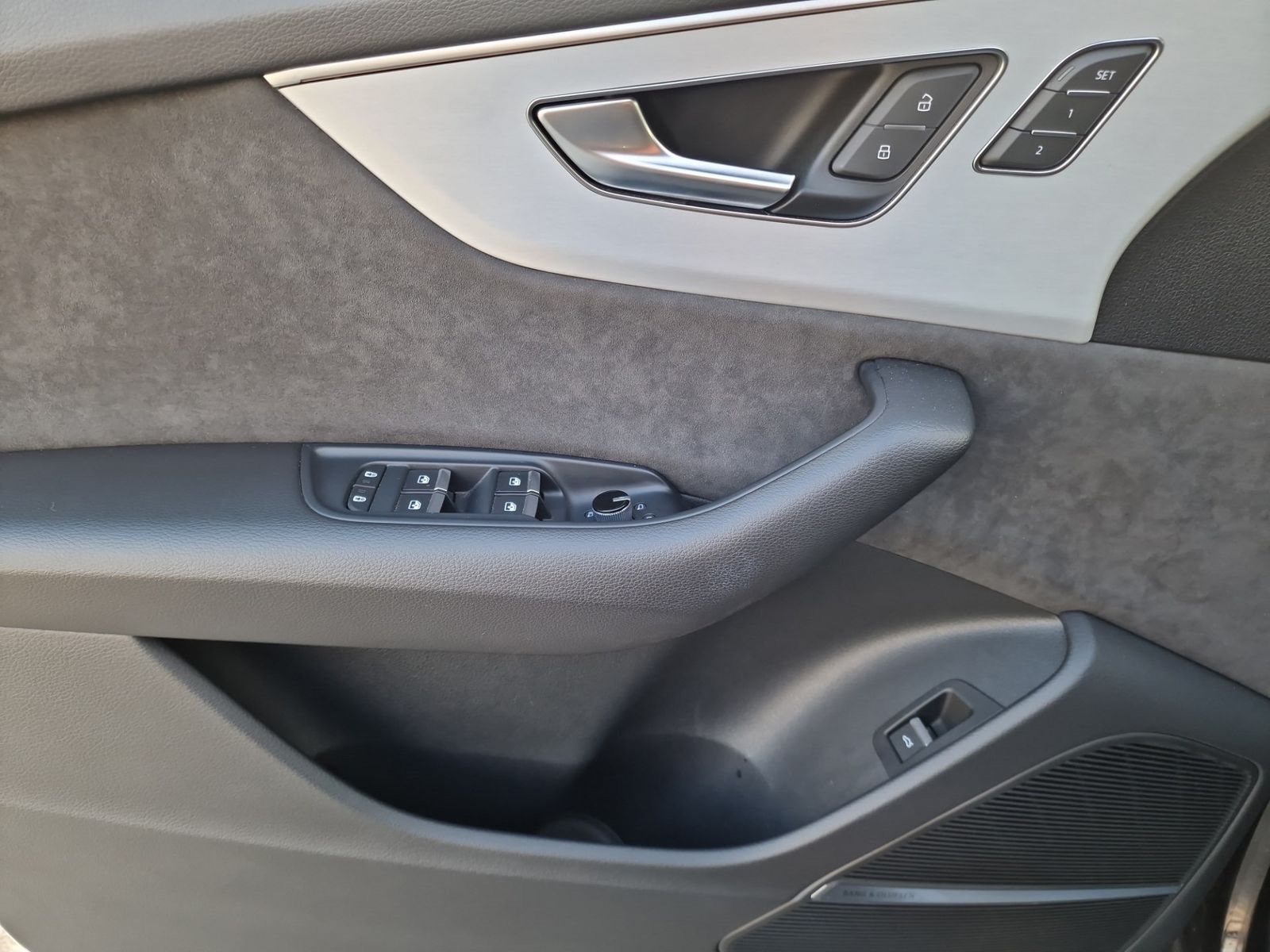 Audi Q8 50 TDI qu 3x S line HD-MATRIX Pano S-Sitz 23"