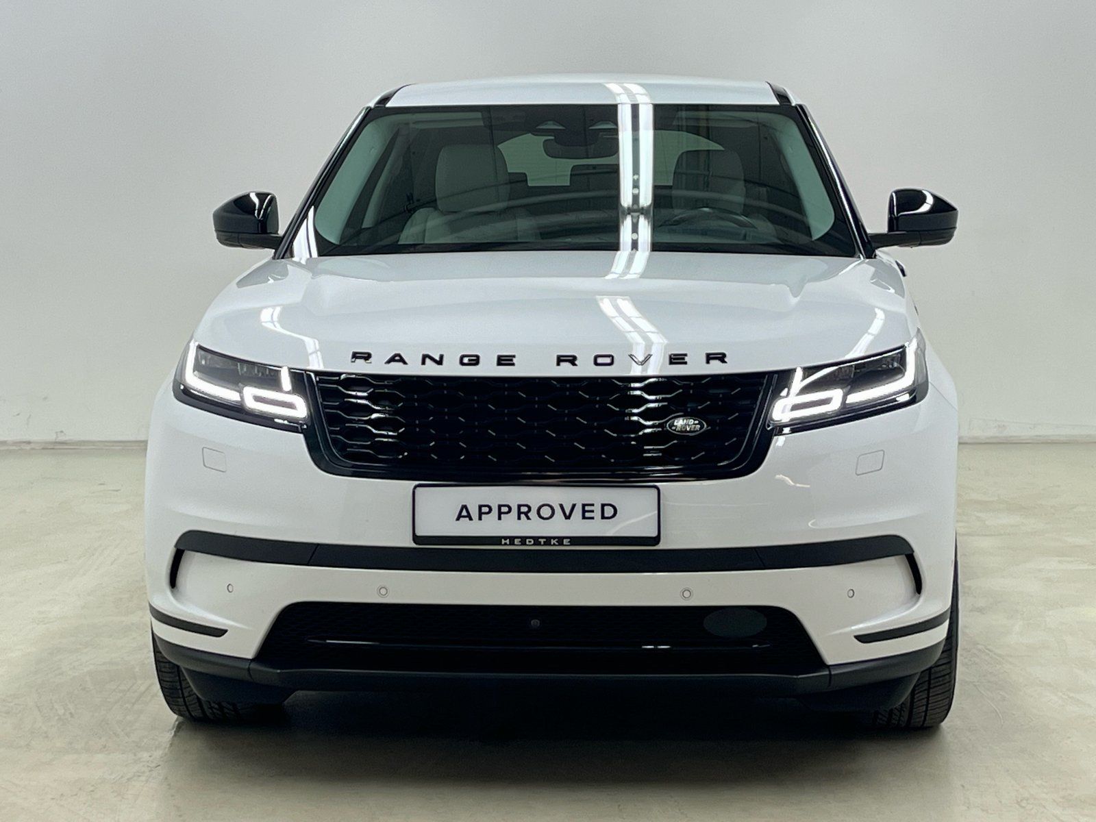 Range Rover Velar D300 S - Samsaru's Car Outlet