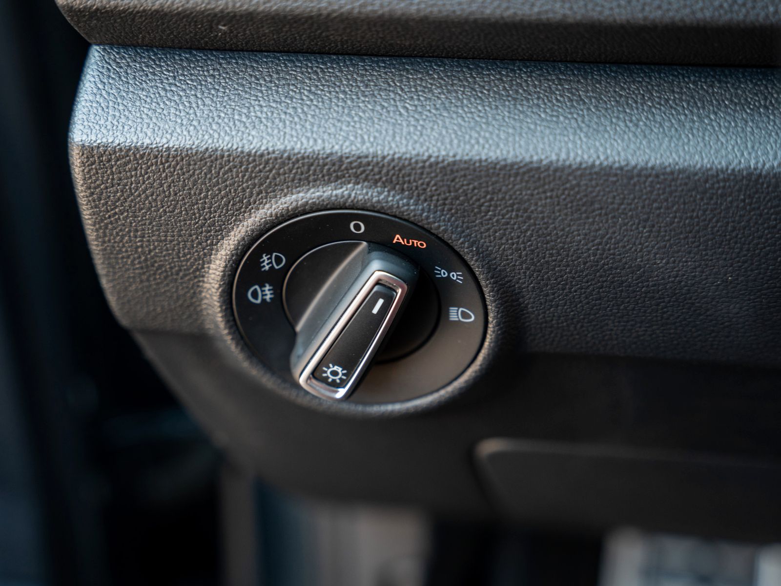 Volkswagen T-ROC Sport 1.5 TSI DSG - Samsaru's Car Outlet