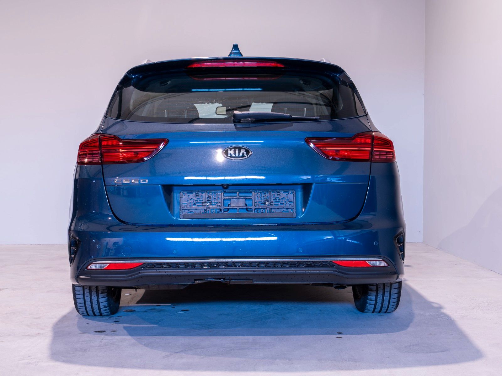 Kia Ceed Vision - Samsaru's Car Outlet