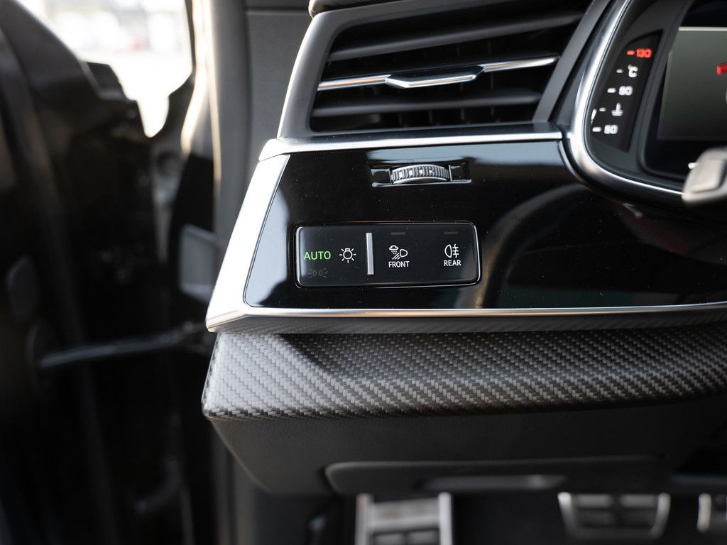 Audi RS Q8 quattro PANO AHK HUD 360° MATRIX-LED B&O