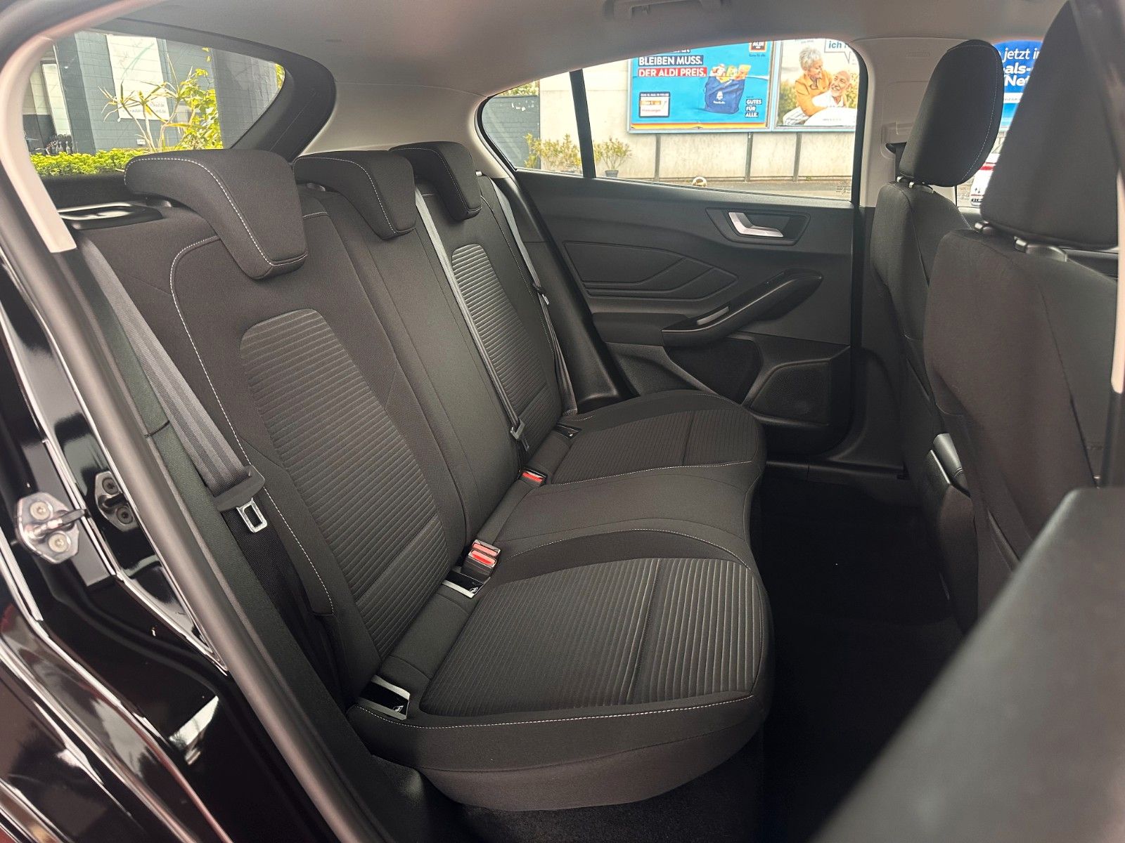 Ford Focus Lim. Titanium| Navi | LED | Assistenzpaket