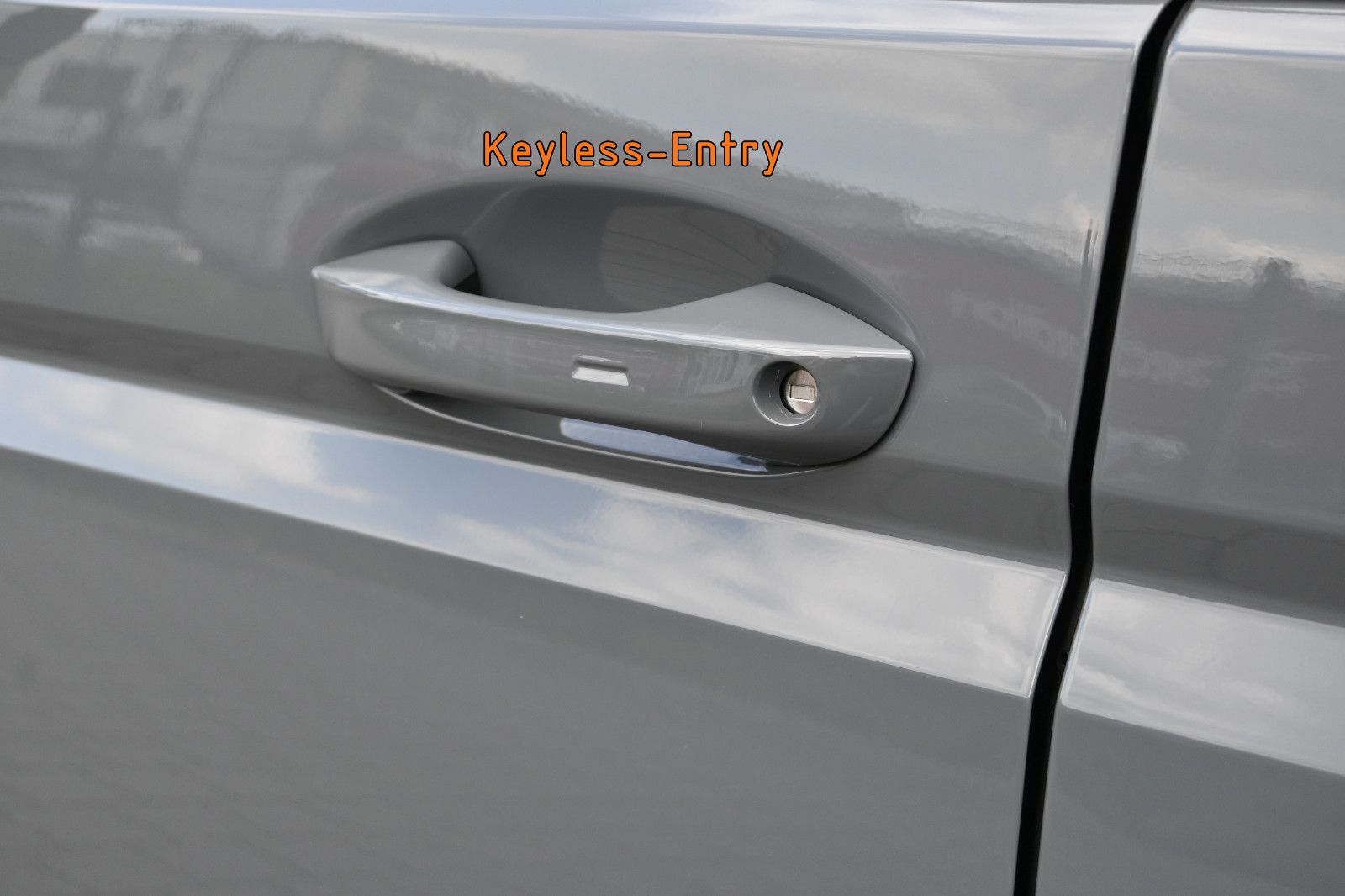 Volkswagen T7 Multivan 2.0 TDI DSG Edition - Samsaru's Car Outlet