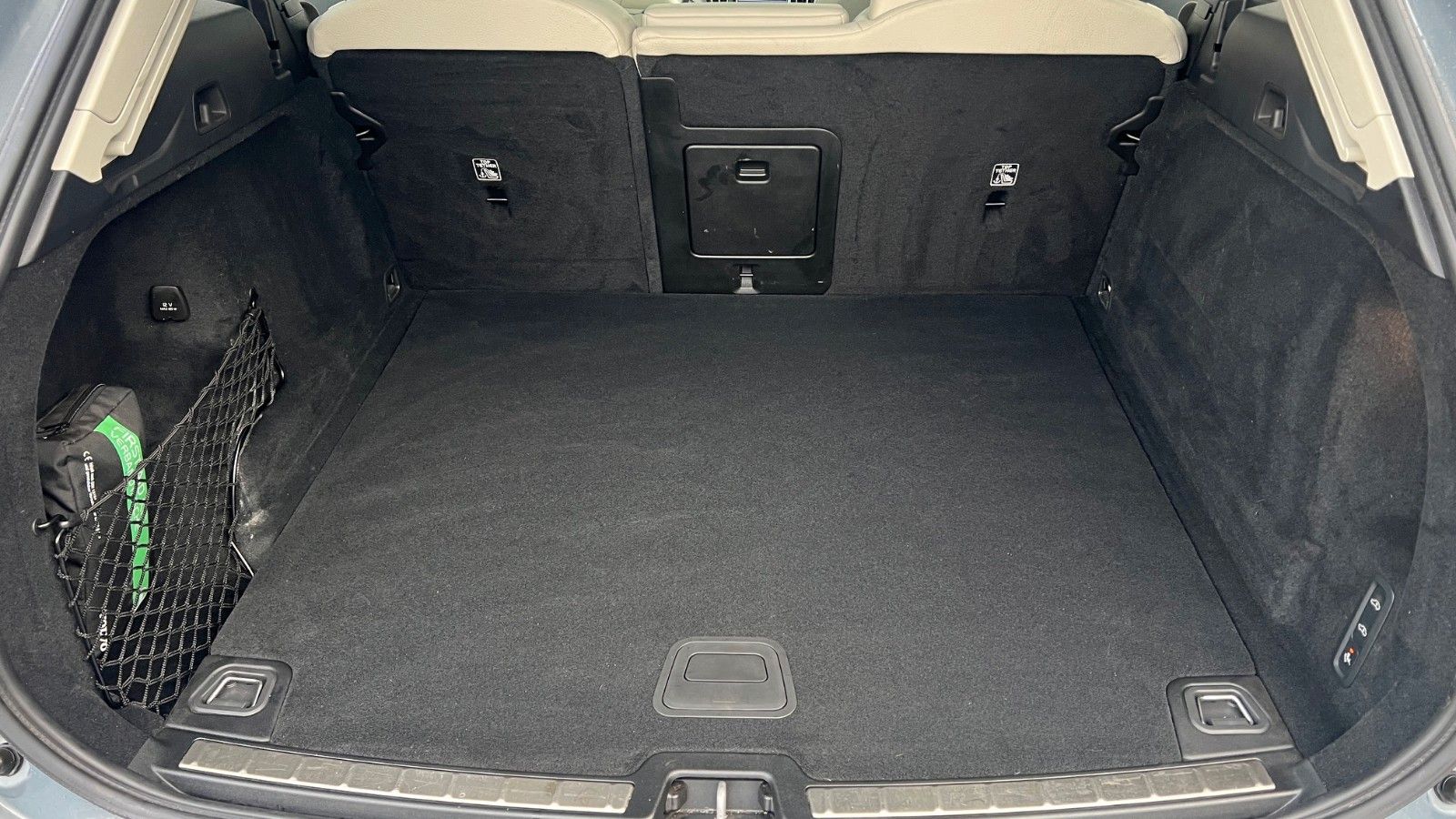 Volvo XC60 B5 D Ultimate Dark AWD*360°*AHK*HUD*LUFT*