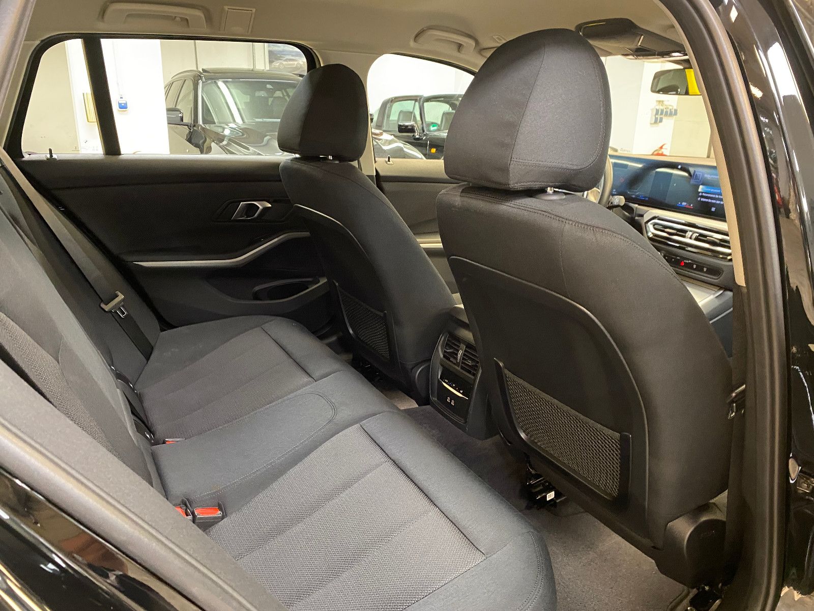 BMW 330E Touring - Samsaru's Car Outlet