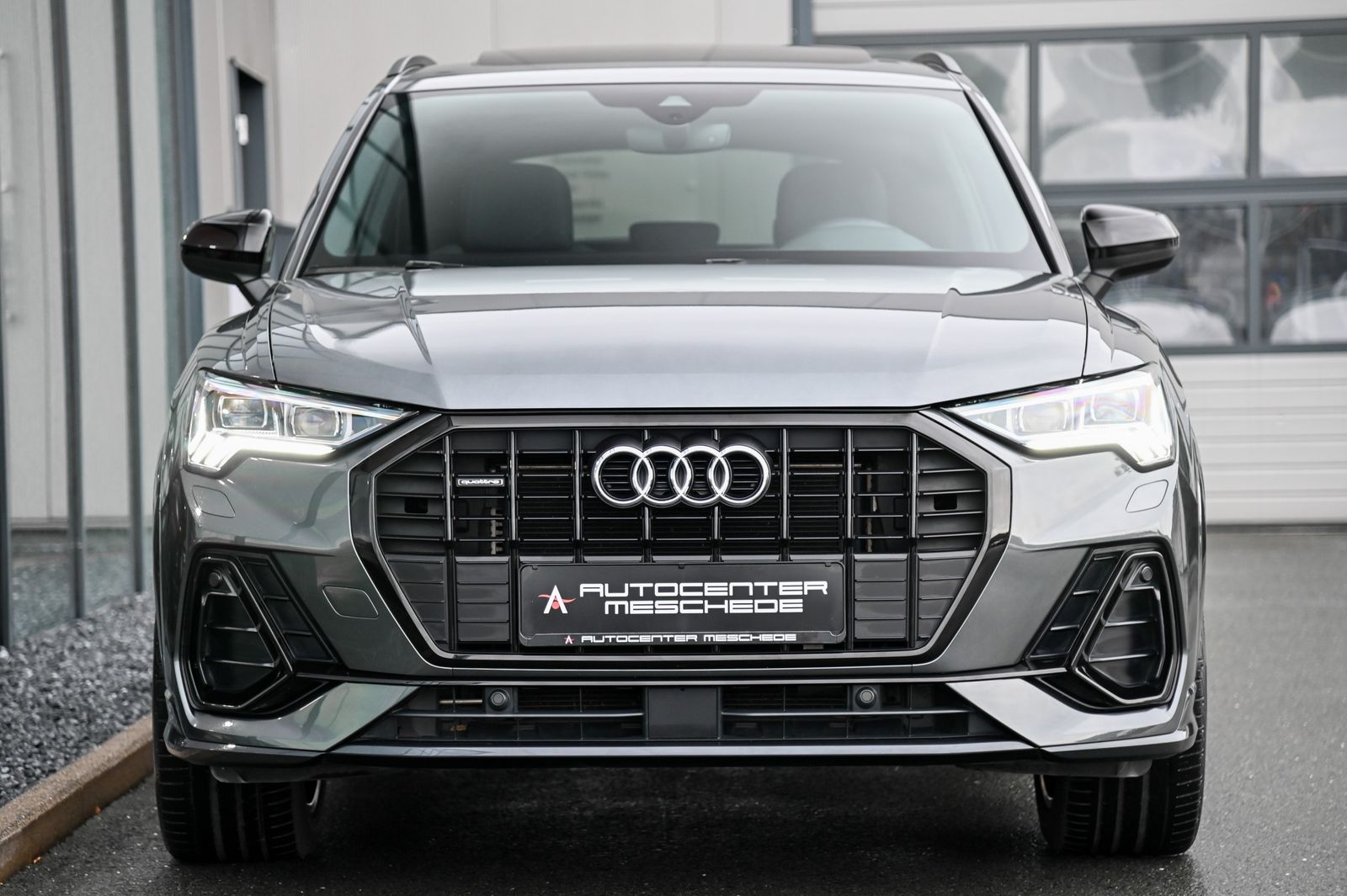 Audi Q3 40 TFSI quattro S line - Samsaru's Car Outlet