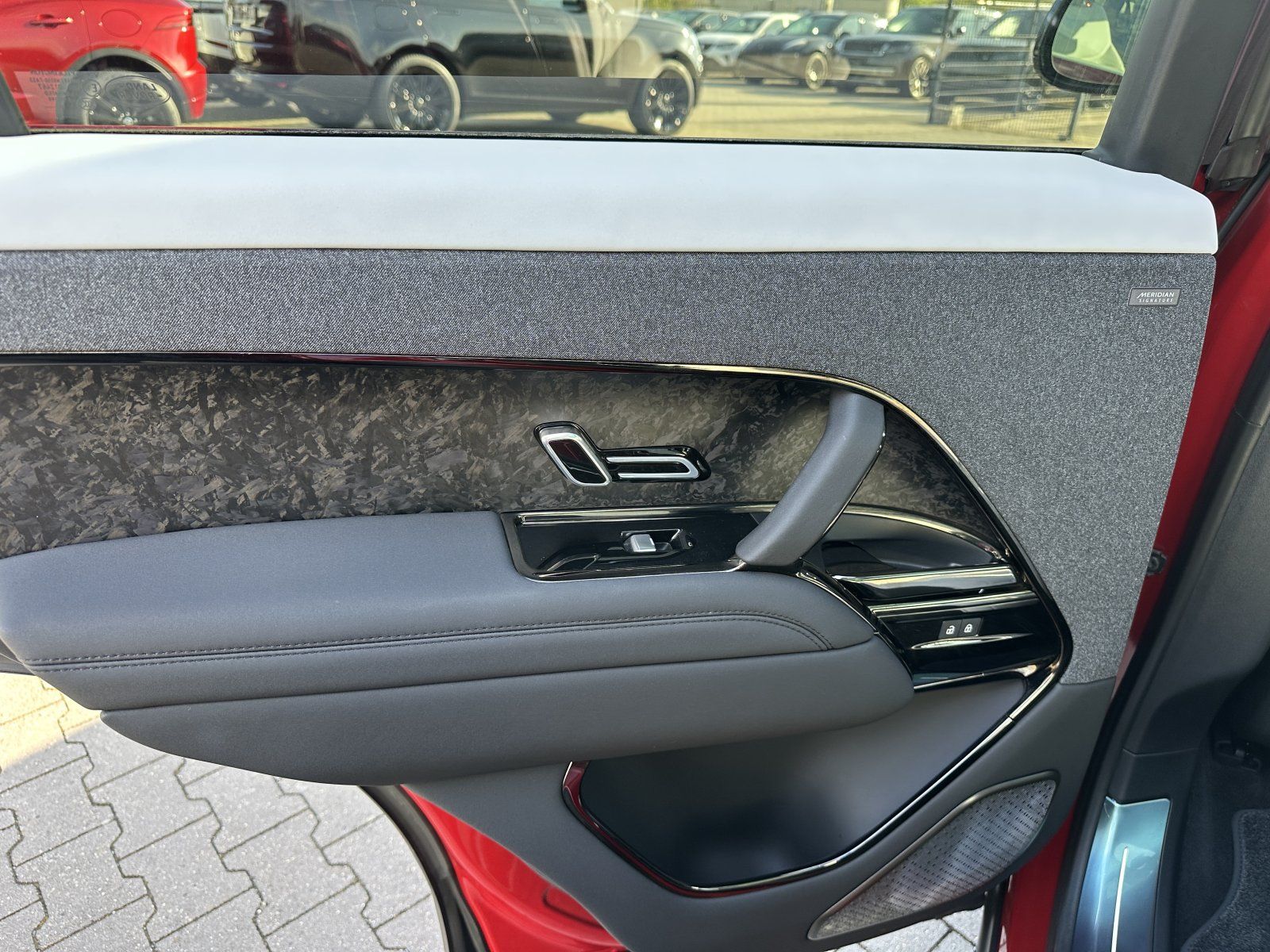 Range Rover Sport P530 4.4 V8 First Edition - Samsaru's Car Outlet