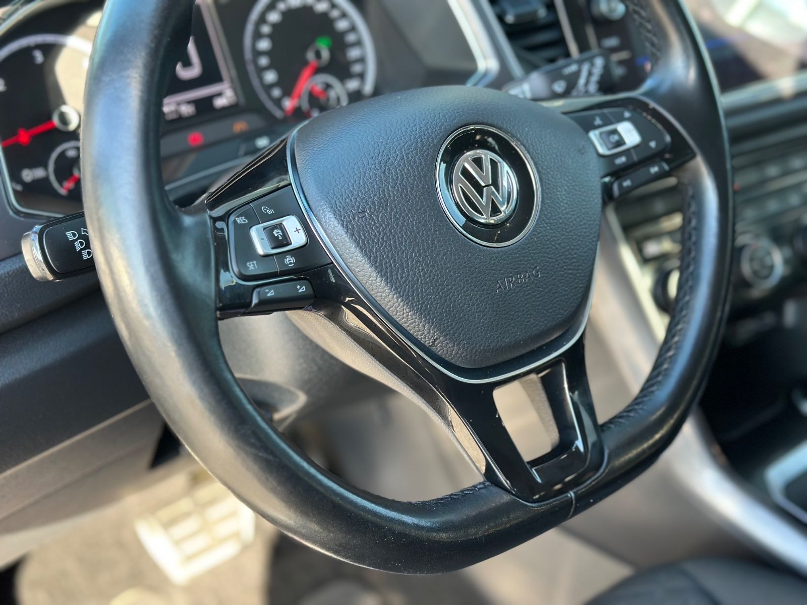 Volkswagen T-Roc 2.0 TDI SCR DSG IQ.DRIVE - Samsaru's Car Outlet