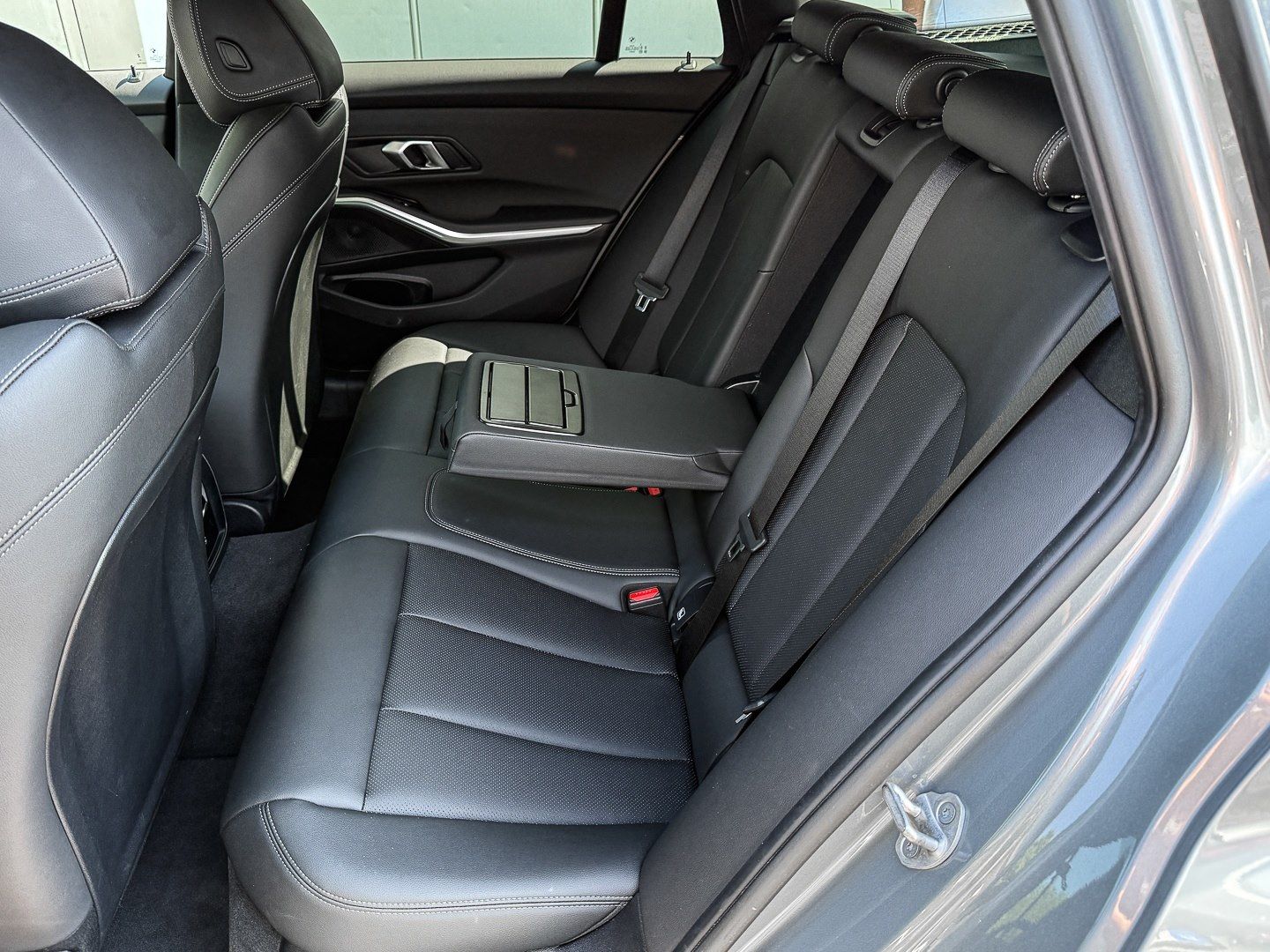 BMW 330d xDrive M-Sport AHK PANO DA PA+ 360 ACC