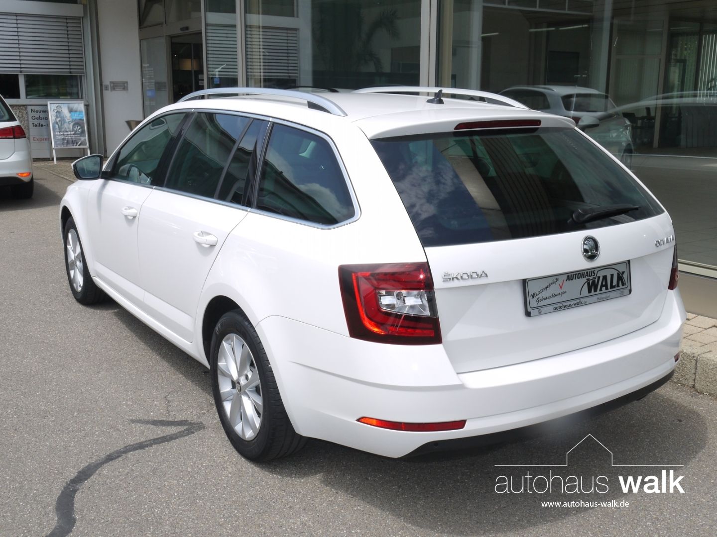 Skoda Octavia Combi 1.5 TSI DSG Style - Samsaru's Car Outlet