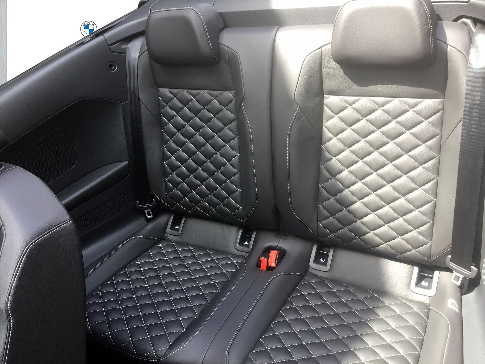 Volkswagen T-Roc CABRIO 1.5 TSI R-LINE - Samsaru's Car Outlet