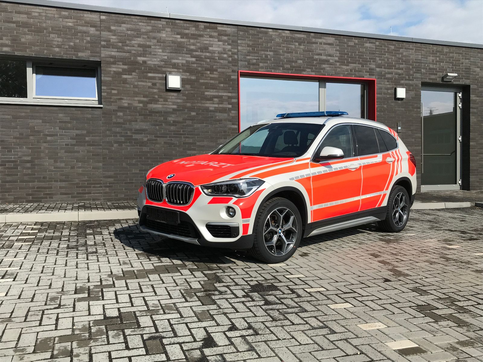 BMW X1 xDrive 20d - Samsaru's Car Outlet