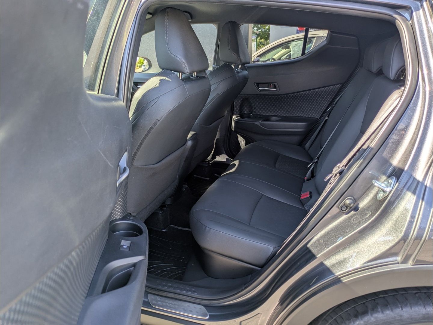 Toyota C-HR Style Selection - Samsaru's Car Outlet