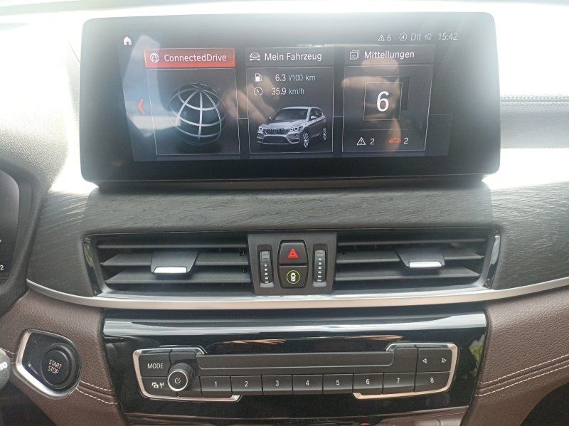 BMW X1 xDrive25e Sport Line - Samsaru's Car Outlet